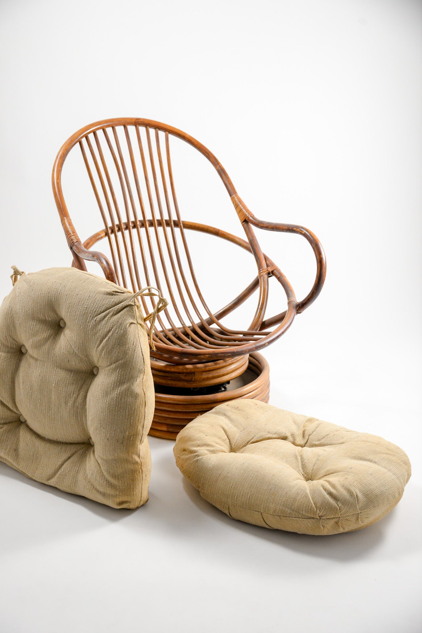Vintage Rattan Swivel Lounge Chair / ヴィンテージ ラタン スウィーベル ラウンジチェア