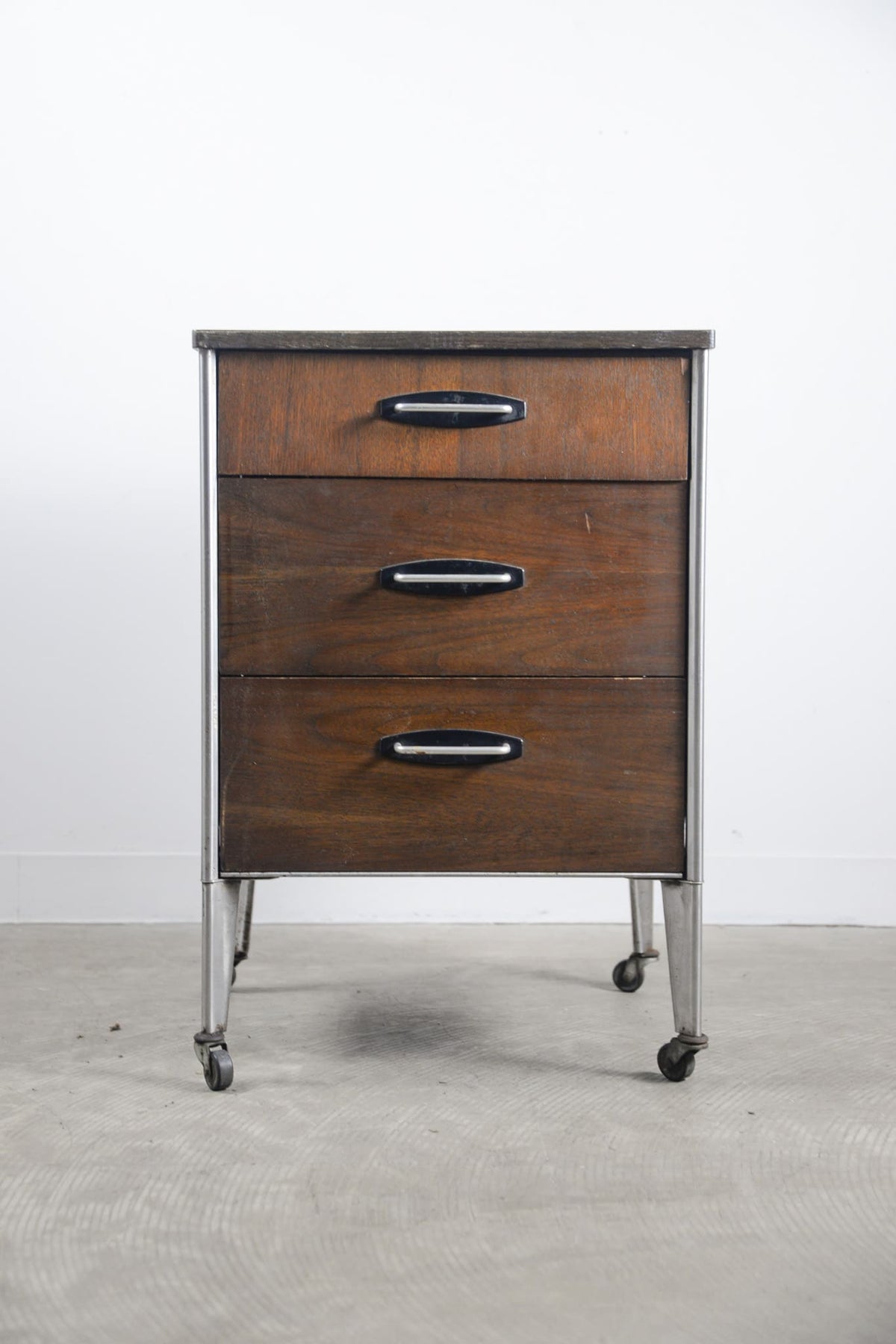 Medical Cabinet by Raymond Loewy for Hill-Rom / レイモンド・ローウィ ヒルロム社 メディカルキャビネット