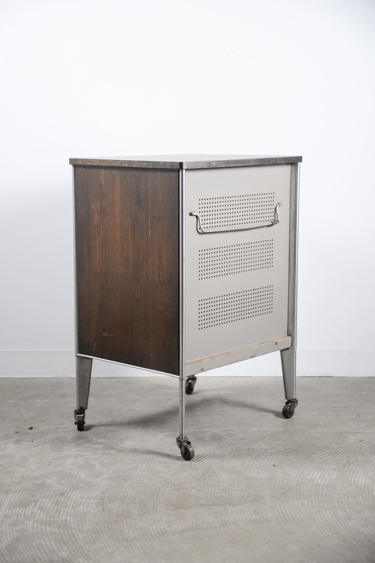 Medical Cabinet by Raymond Loewy for Hill-Rom / レイモンド・ローウィ ヒルロム社 メディカルキャビネット