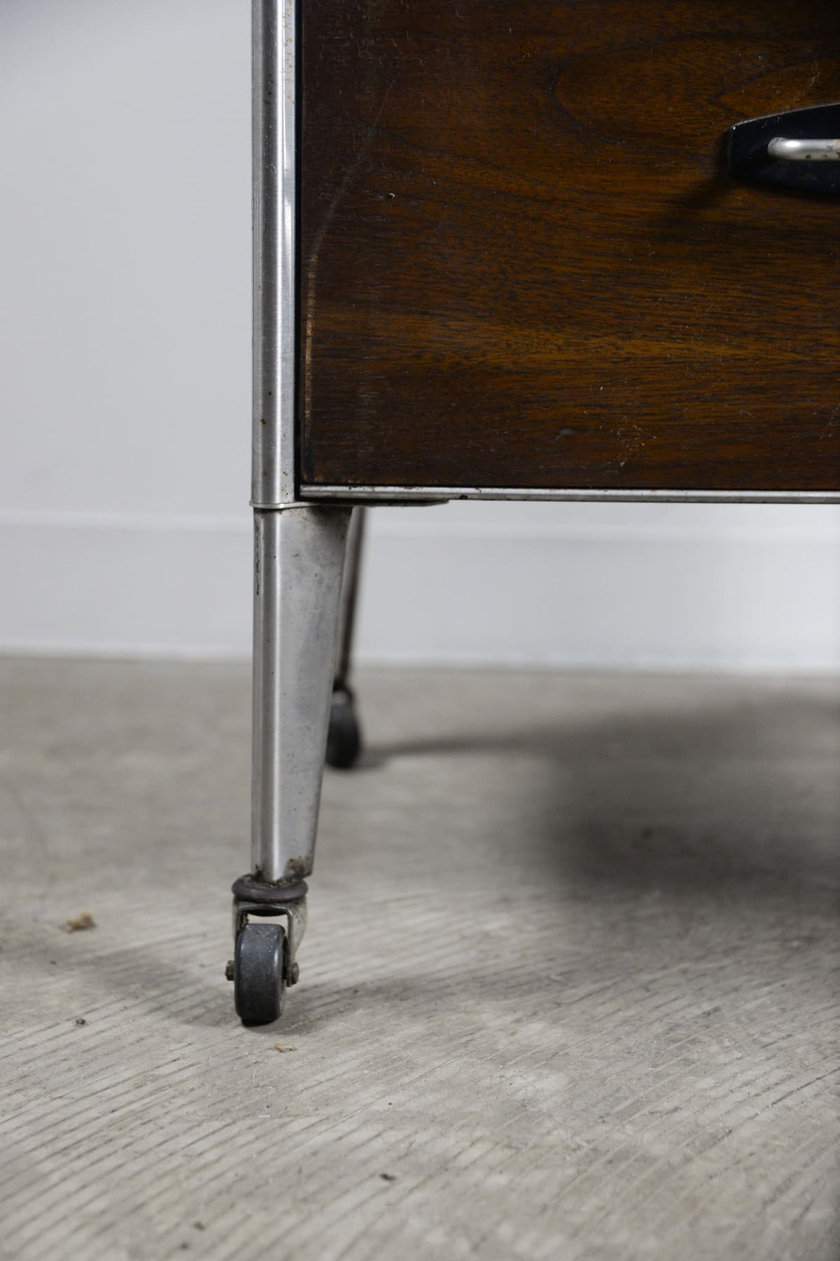 Medical Cabinet by Raymond Loewy for Hill-Rom / レイモンド・ローウィ ヒルロム社 メディカルキャビネット