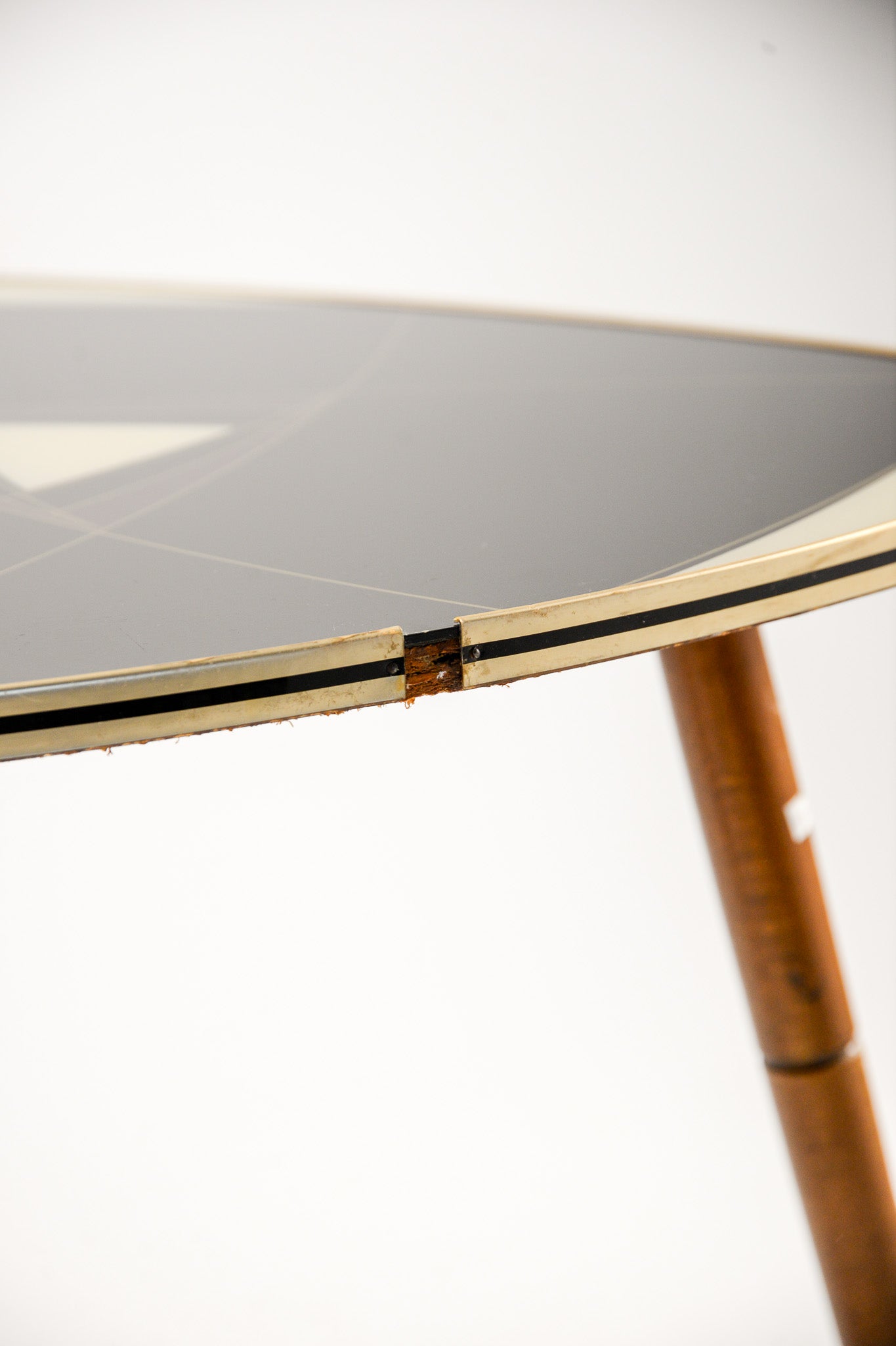 3-legged Patterned Top Coffee Table / 3本脚 絵柄天板 コーヒーテーブル