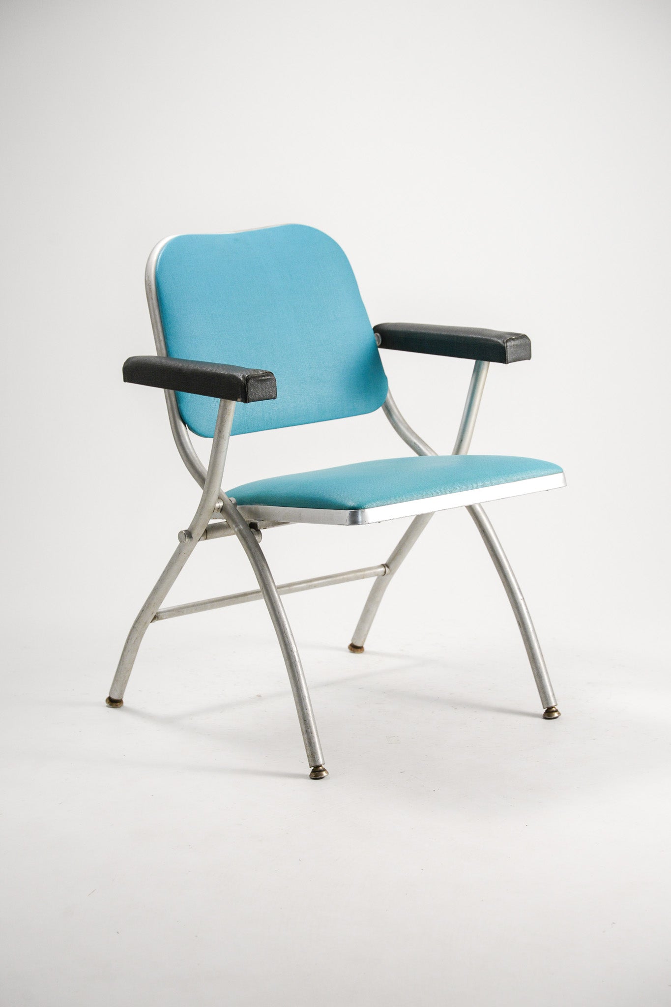 Folding Chair with Black Arms / 黒アーム 折りたたみイス