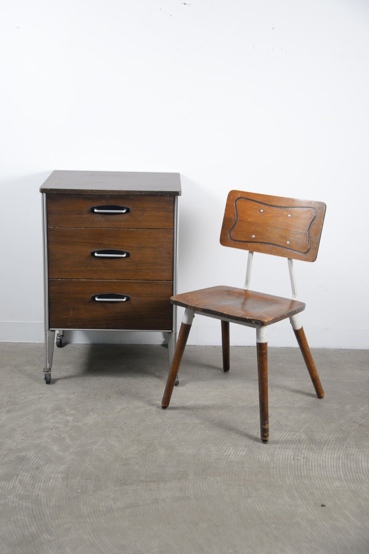 Medical Cabinet by Raymond Loewy for Hill-Rom / レイモンド・ローウィ ヒルロム社 メディカルキャビネット