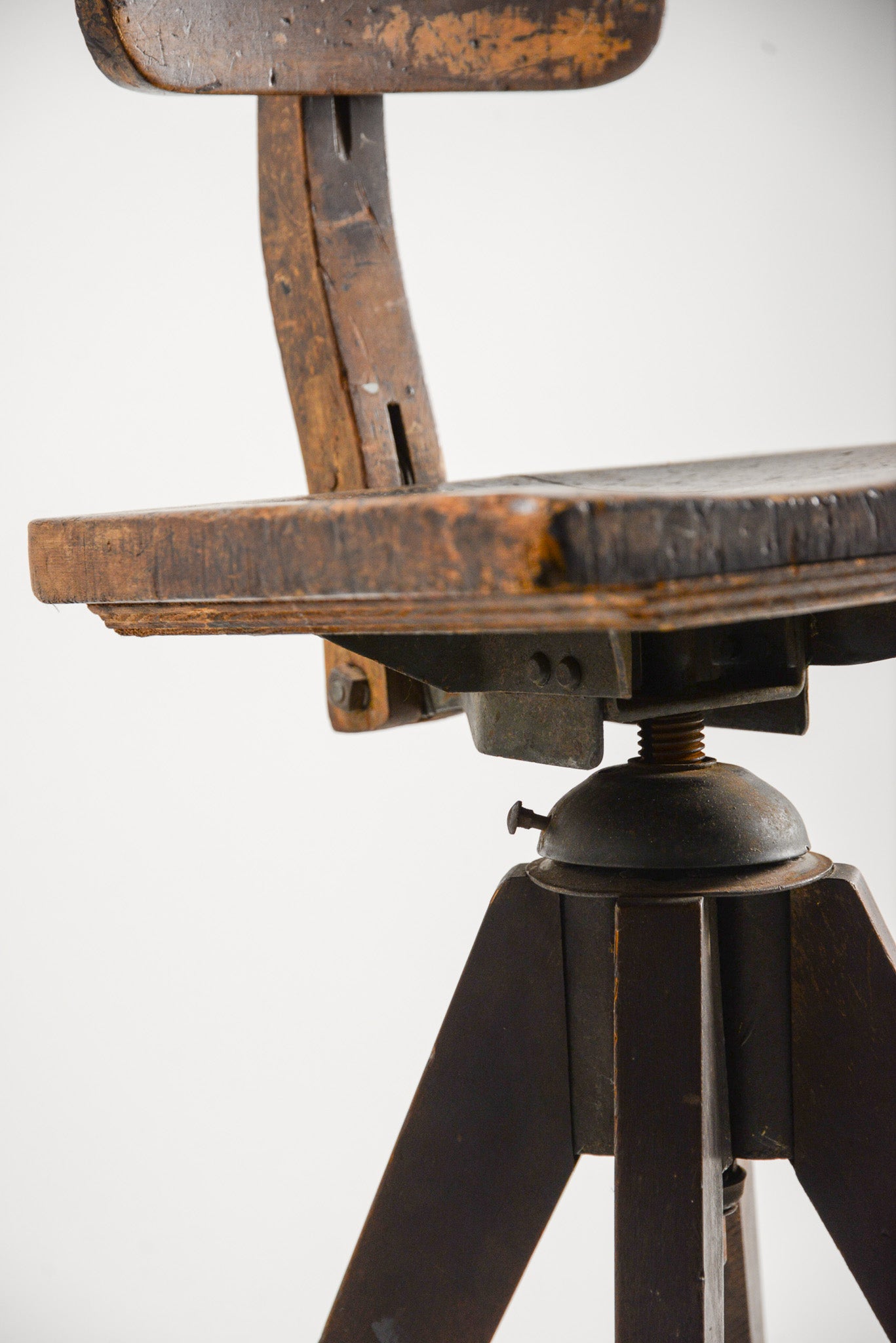 Drafting Chair / 木製ドラフティングチェア