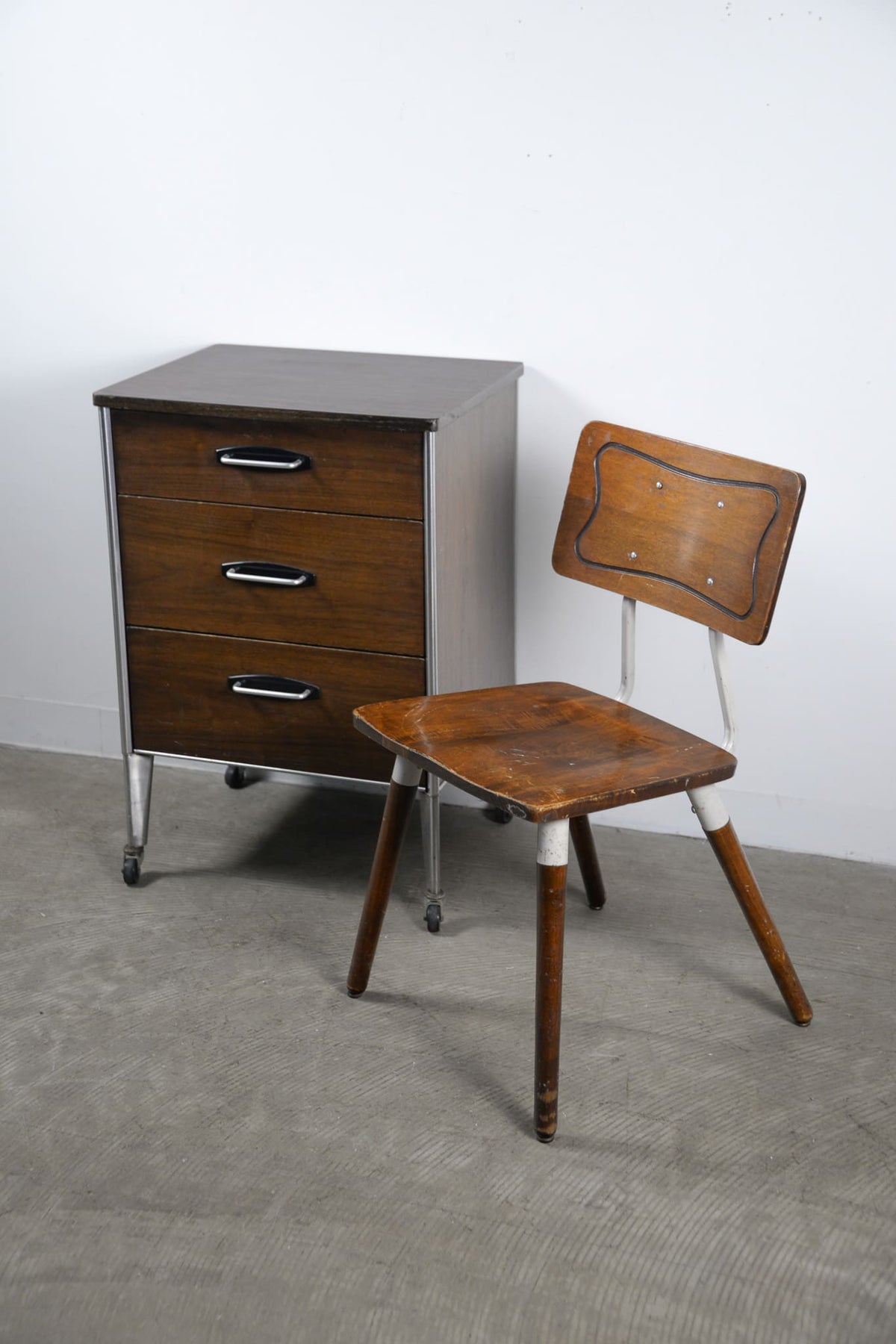 Medical Cabinet by Raymond Loewy for Hill-Rom / レイモンド・ローウィ ヒルロム社 メディカルキャビネット