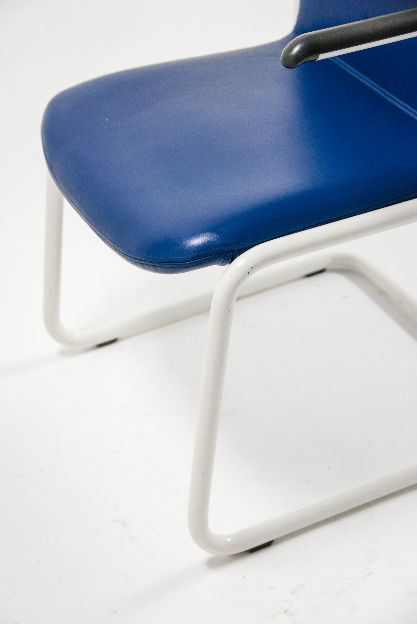 Kinetics Cantilever Armchair / Kinetics社 カンチレバー アームチェア