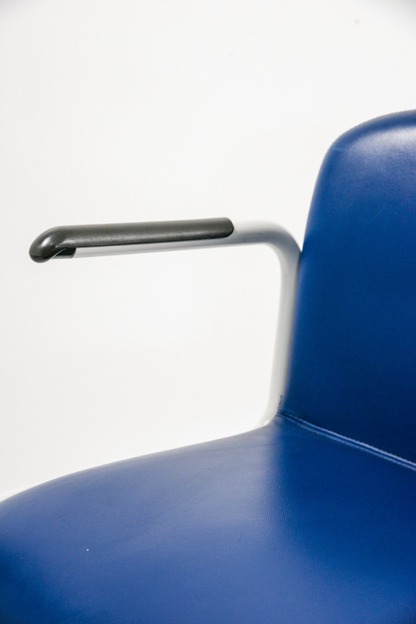 Kinetics Cantilever Armchair / Kinetics社 カンチレバー アームチェア