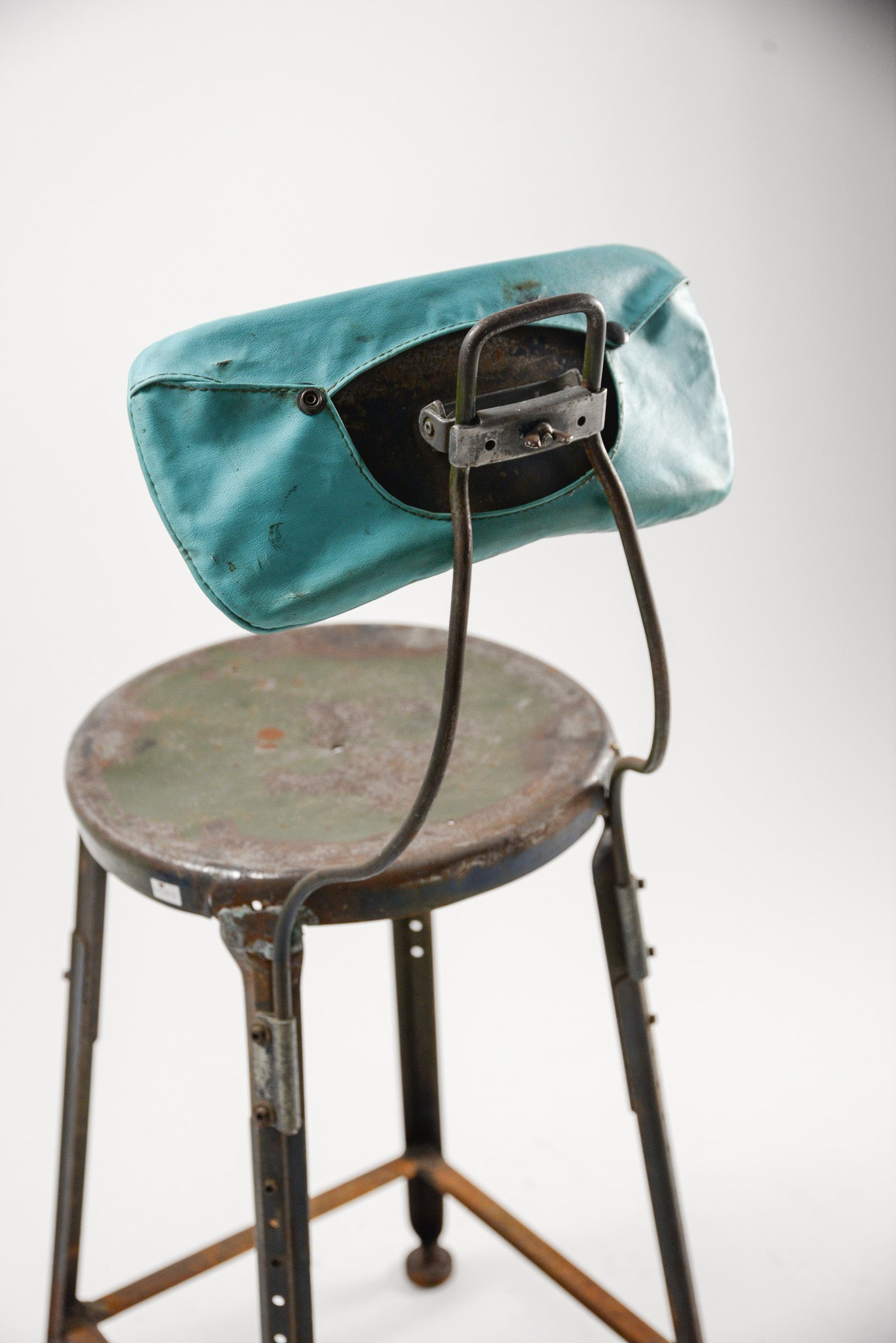 Vintage Industrial Stool with Adjustable Backrest / ヴィンテージ インダストリアル スツール（バックレスト付）