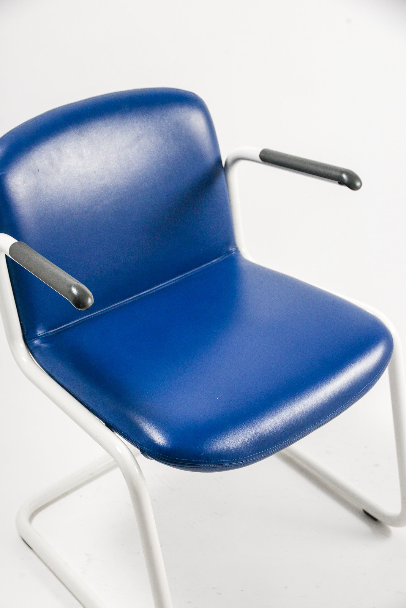 Kinetics Cantilever Armchair / Kinetics社 カンチレバー アームチェア