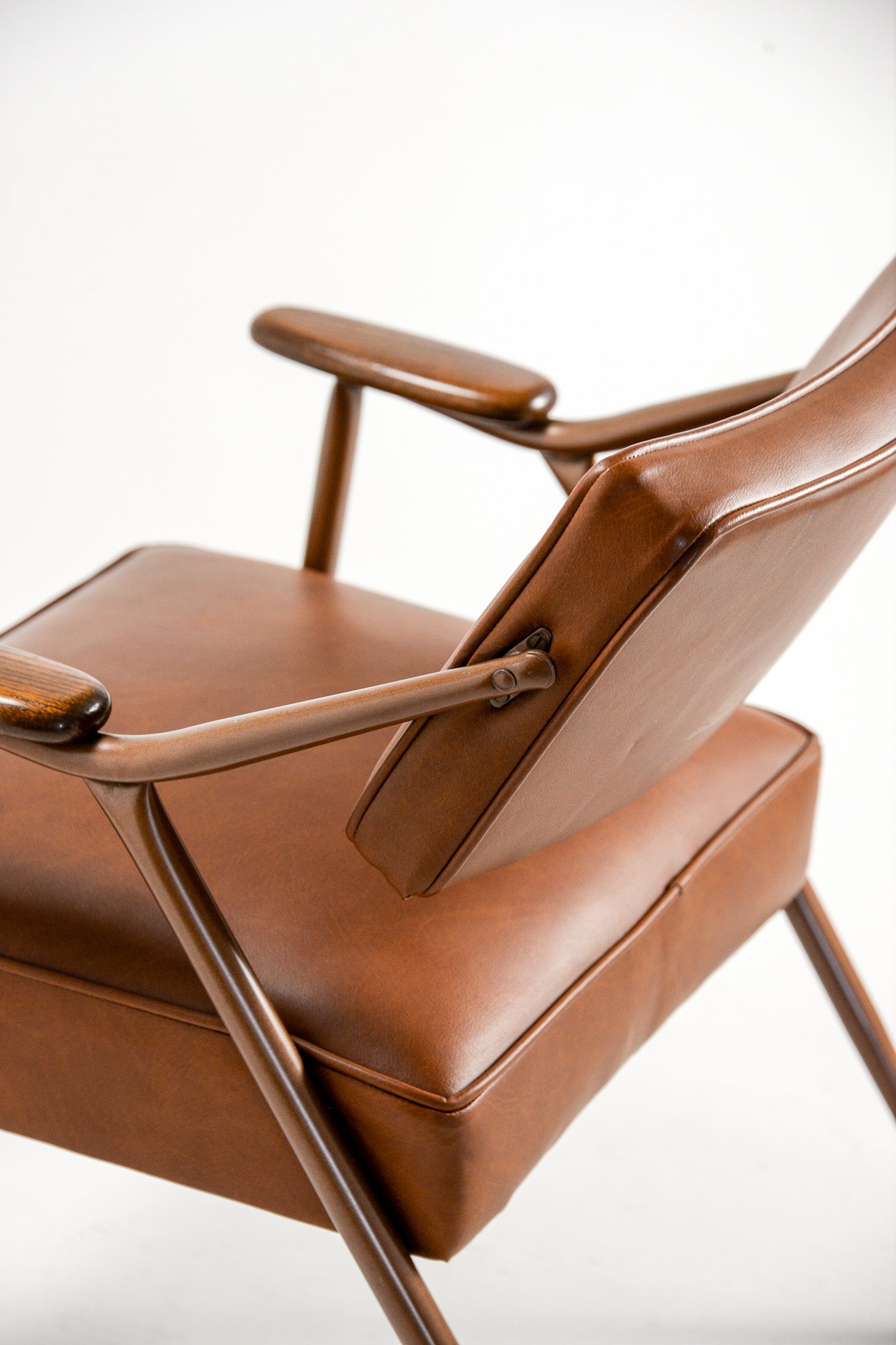 Brown Leather & Wood Armchair / 茶レザー×木製アームチェア