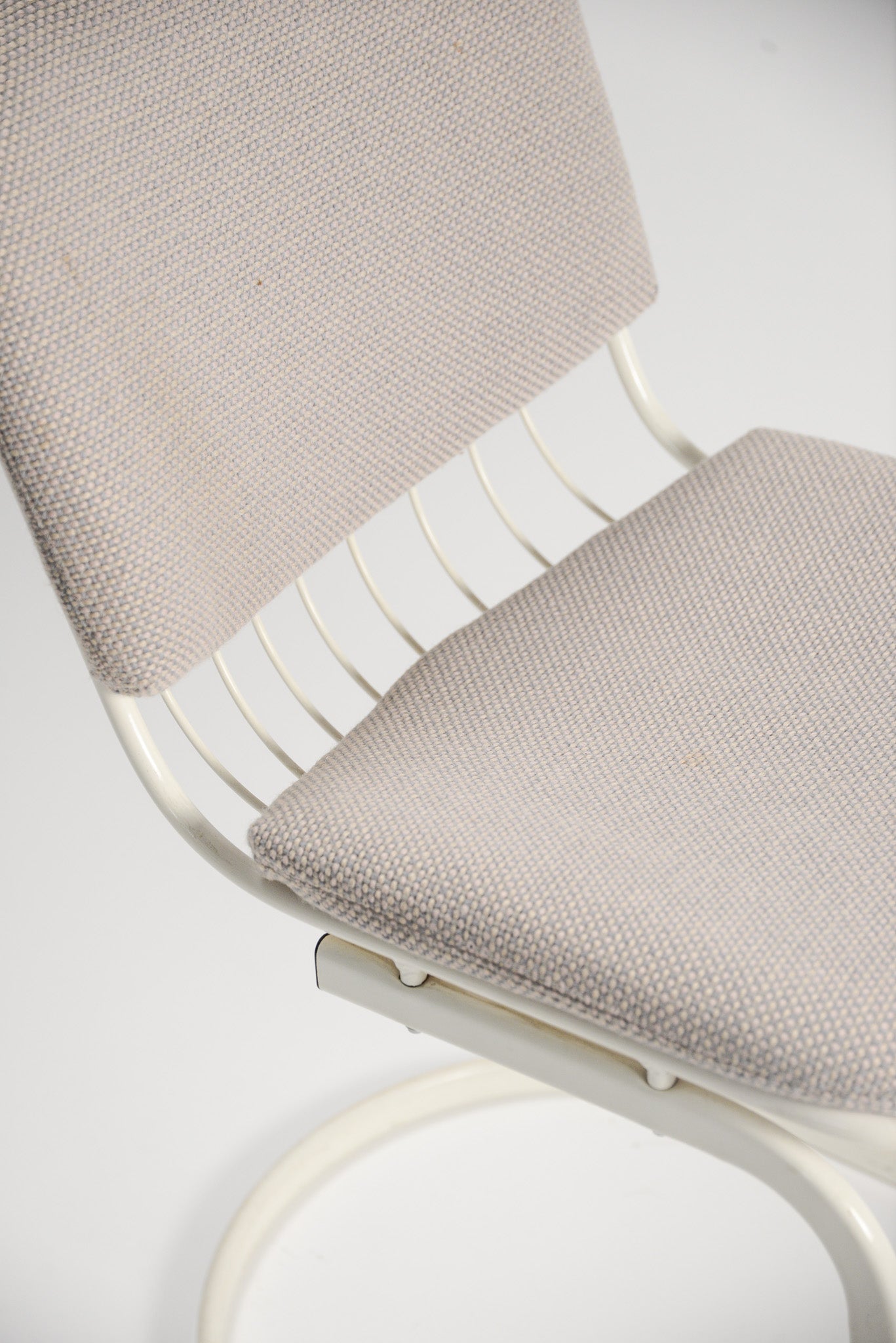White Wire Cantilever Chair / ホワイトワイヤー カンチレバーチェア