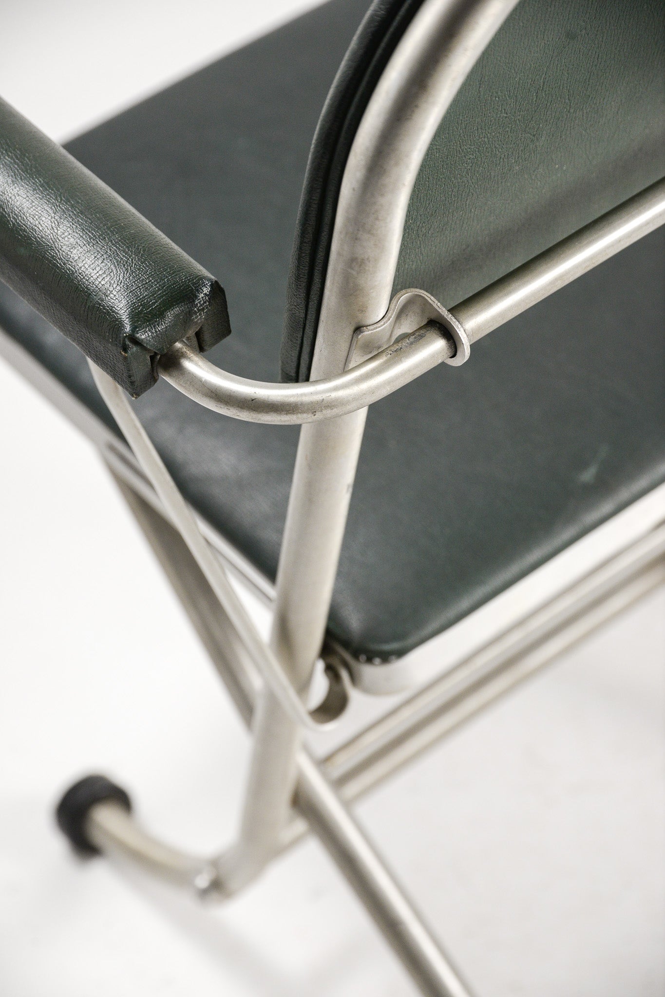 Green Fabric Folding Chair / 緑ファブリック 折りたたみイス