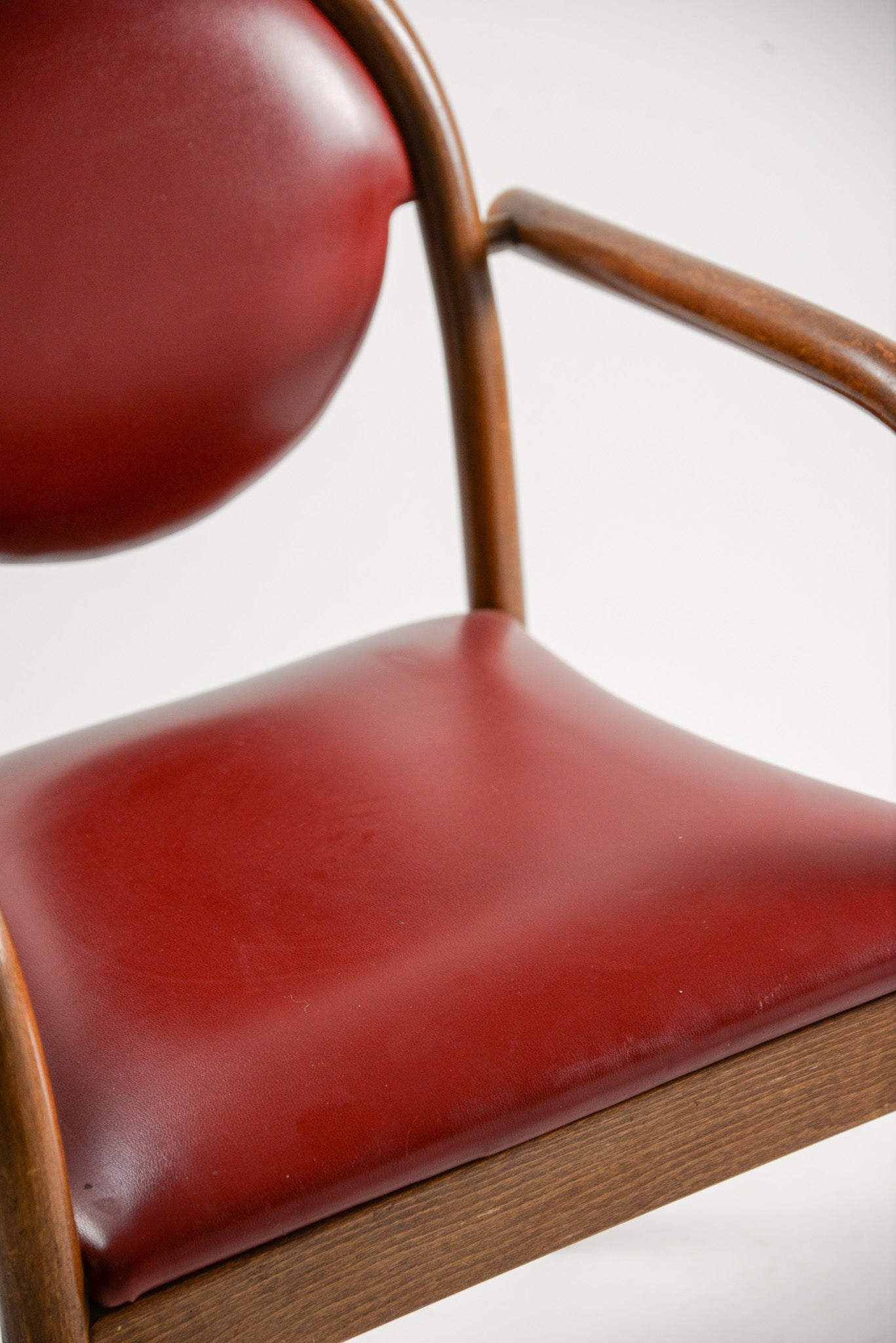 Armchair with Red Faux Leather / レッドフェイクレザー アームチェア