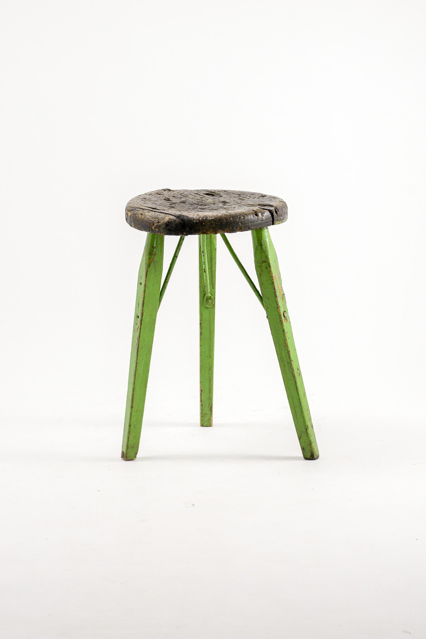 Wooden Stool with Green Legs / 木製スツール（脚ミドリ）
