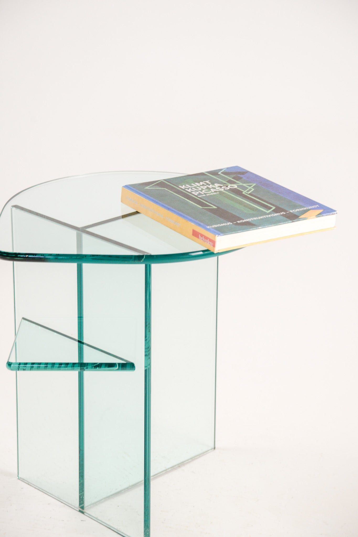 Glass Side Table / ガラスのサイドテーブル
