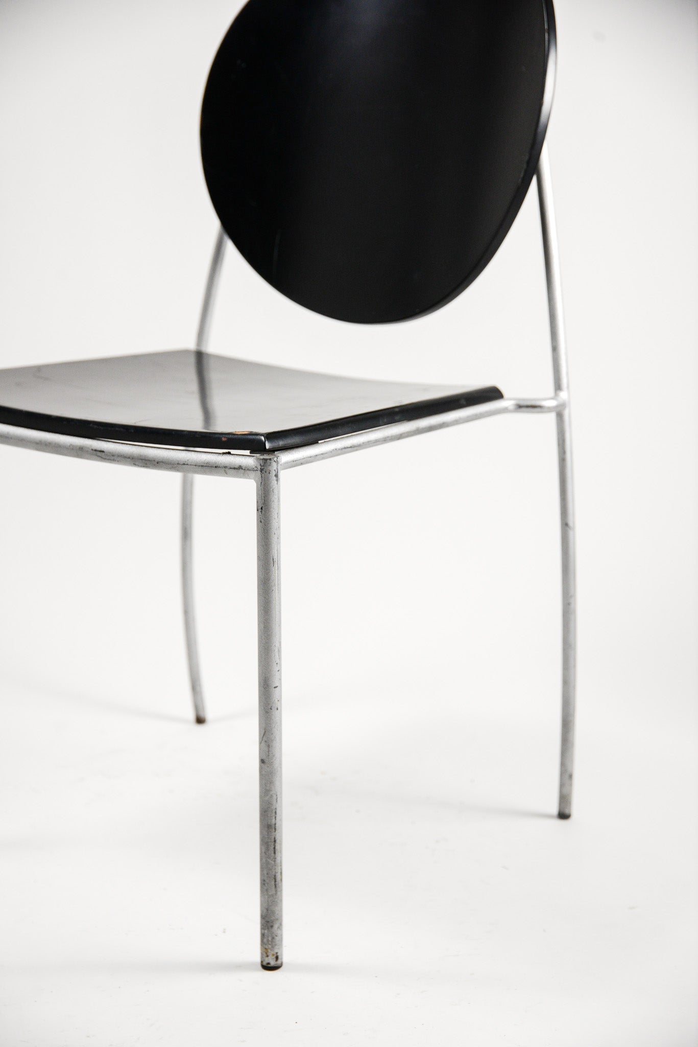 "Vik-Ter 1 Dining Chair" by Dakota Jackson / "ヴィクター 1" ダイニングチェア