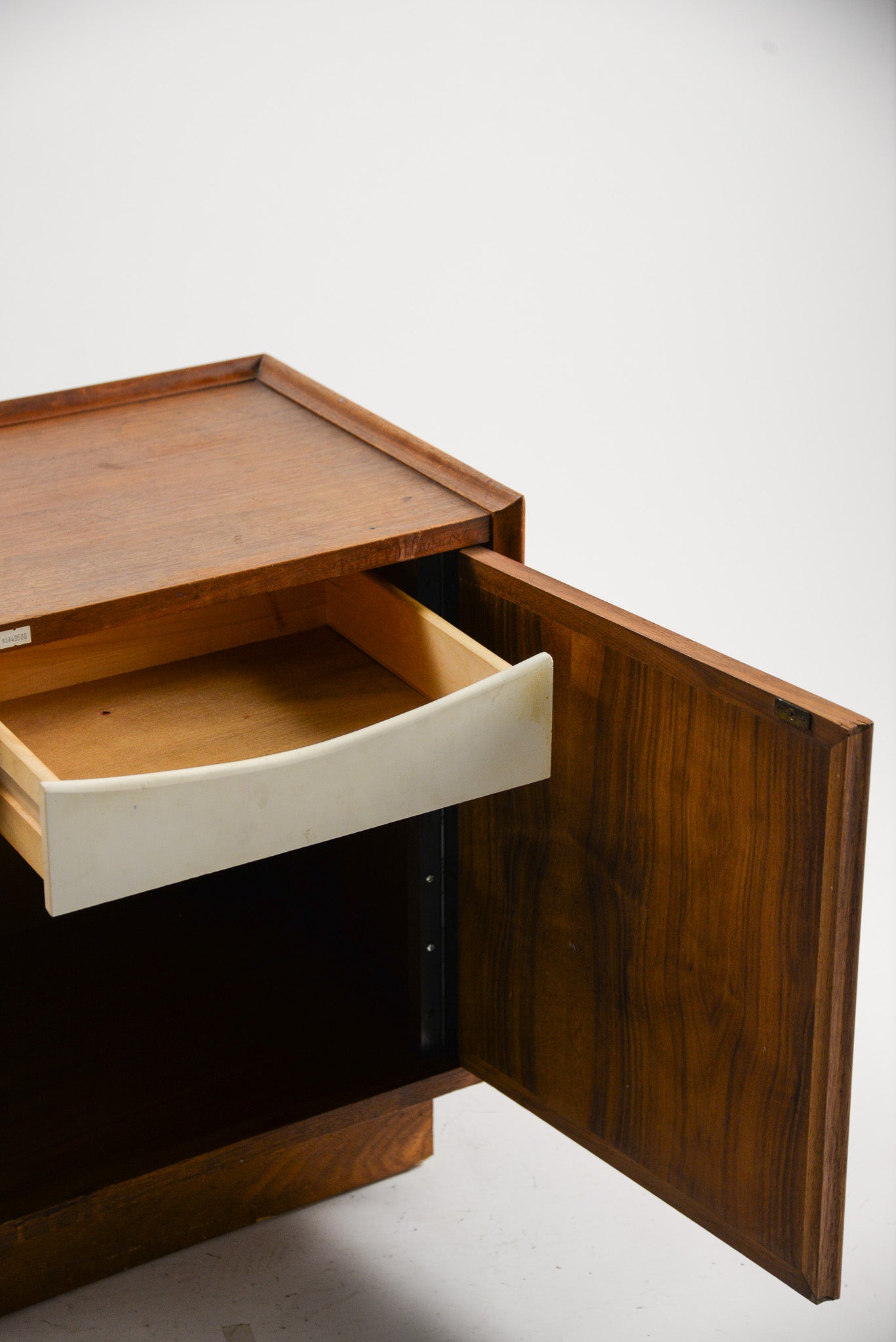 Walnut Nightstand / ウォルナットナイトスタンド