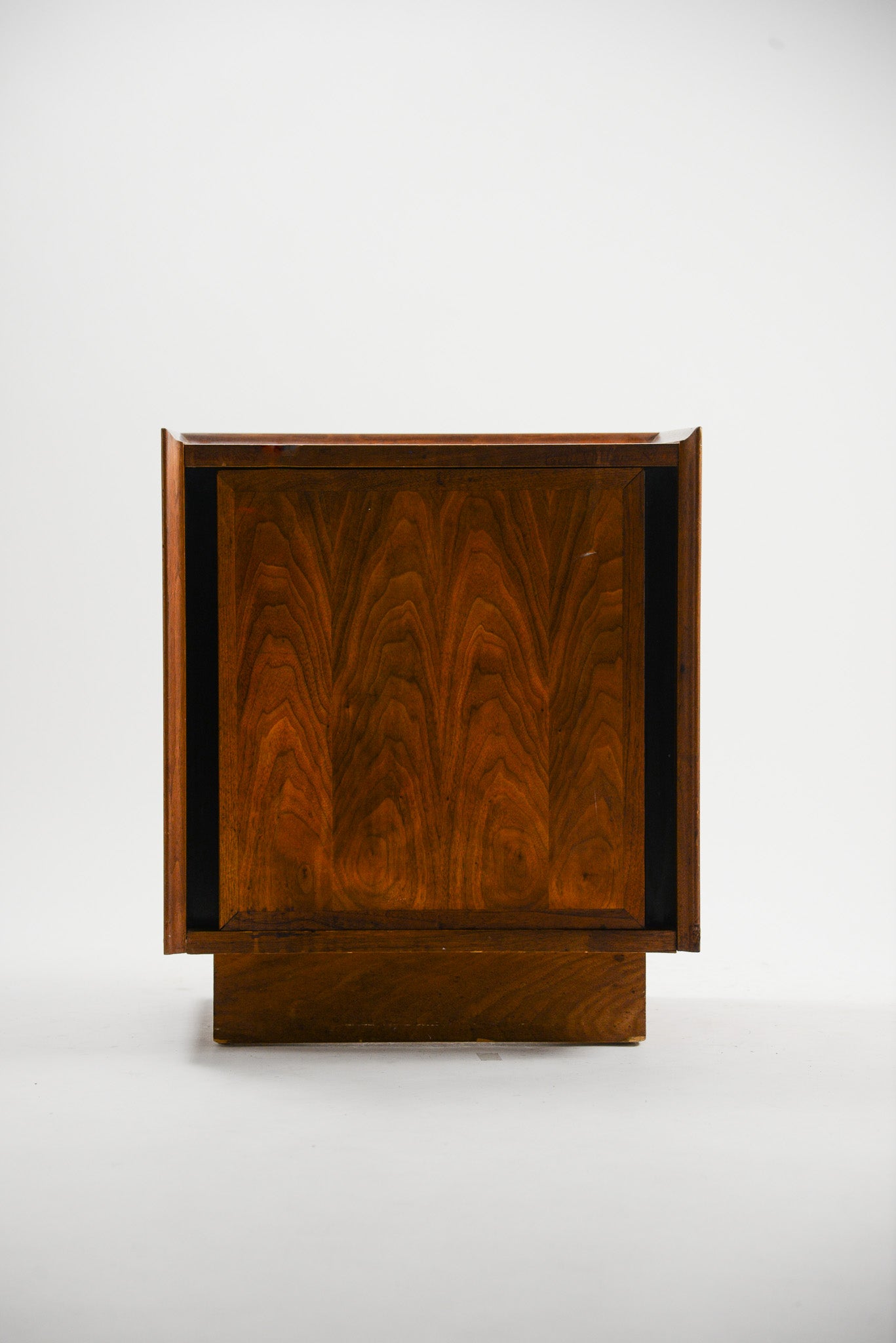 Walnut Nightstand / ウォルナットナイトスタンド