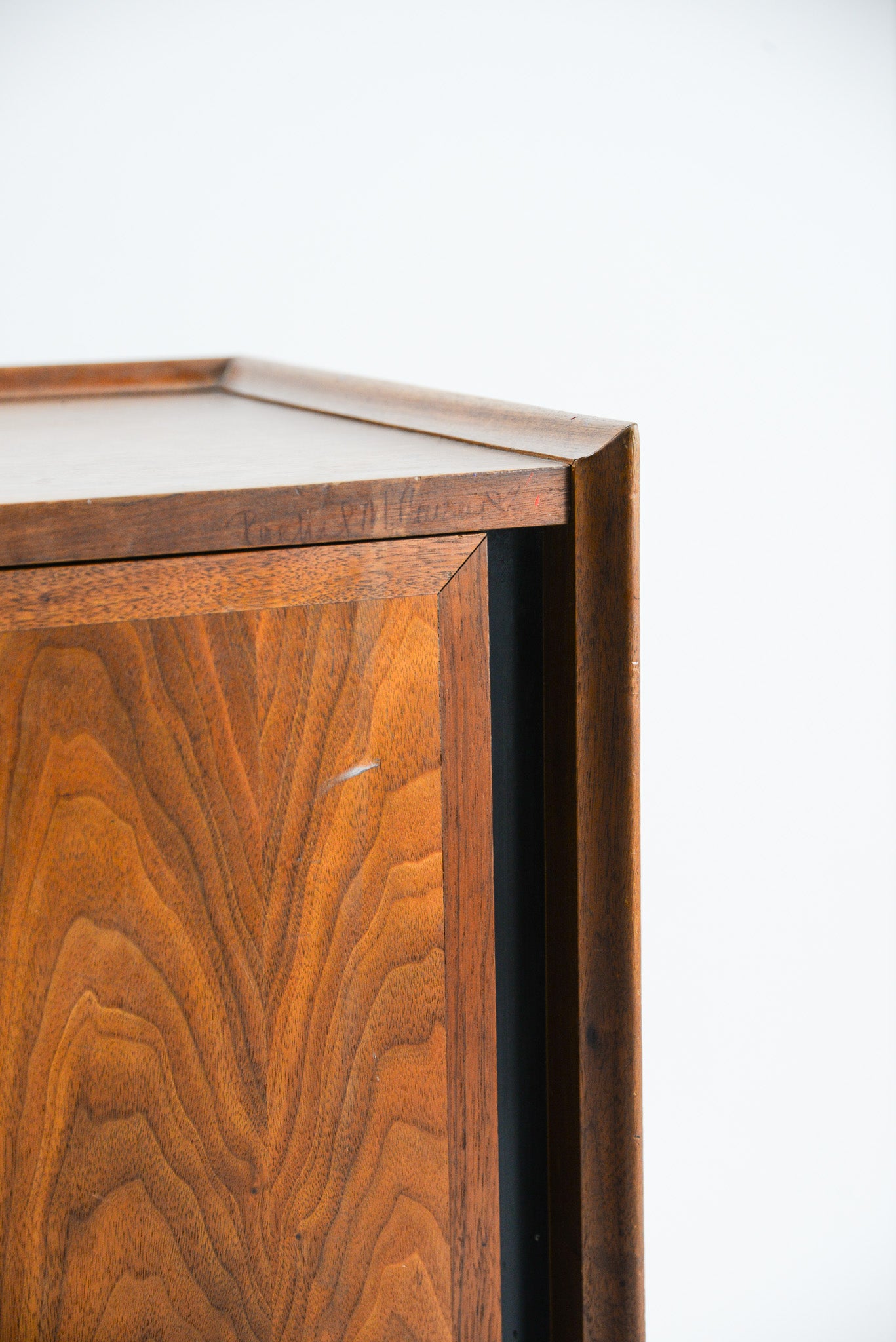 Walnut Nightstand / ウォルナットナイトスタンド