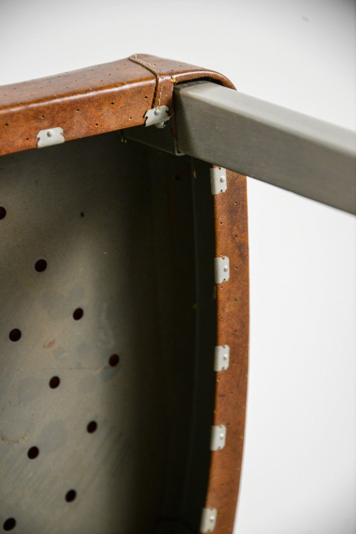 Aluminum Side Chair "Correct Seating" / アルミサイドチェア「コレクト・シーティング」