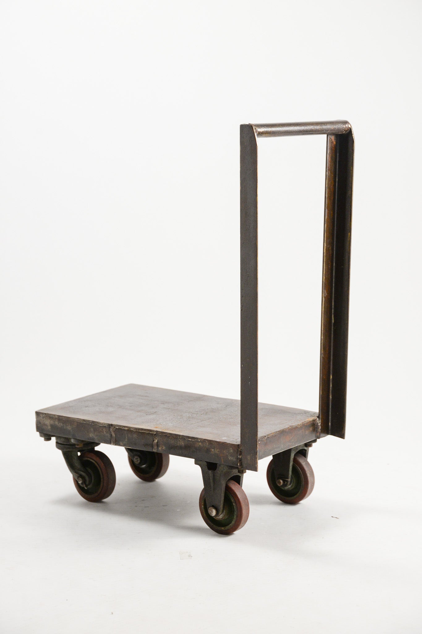 Iron Trolley / 鉄の台車