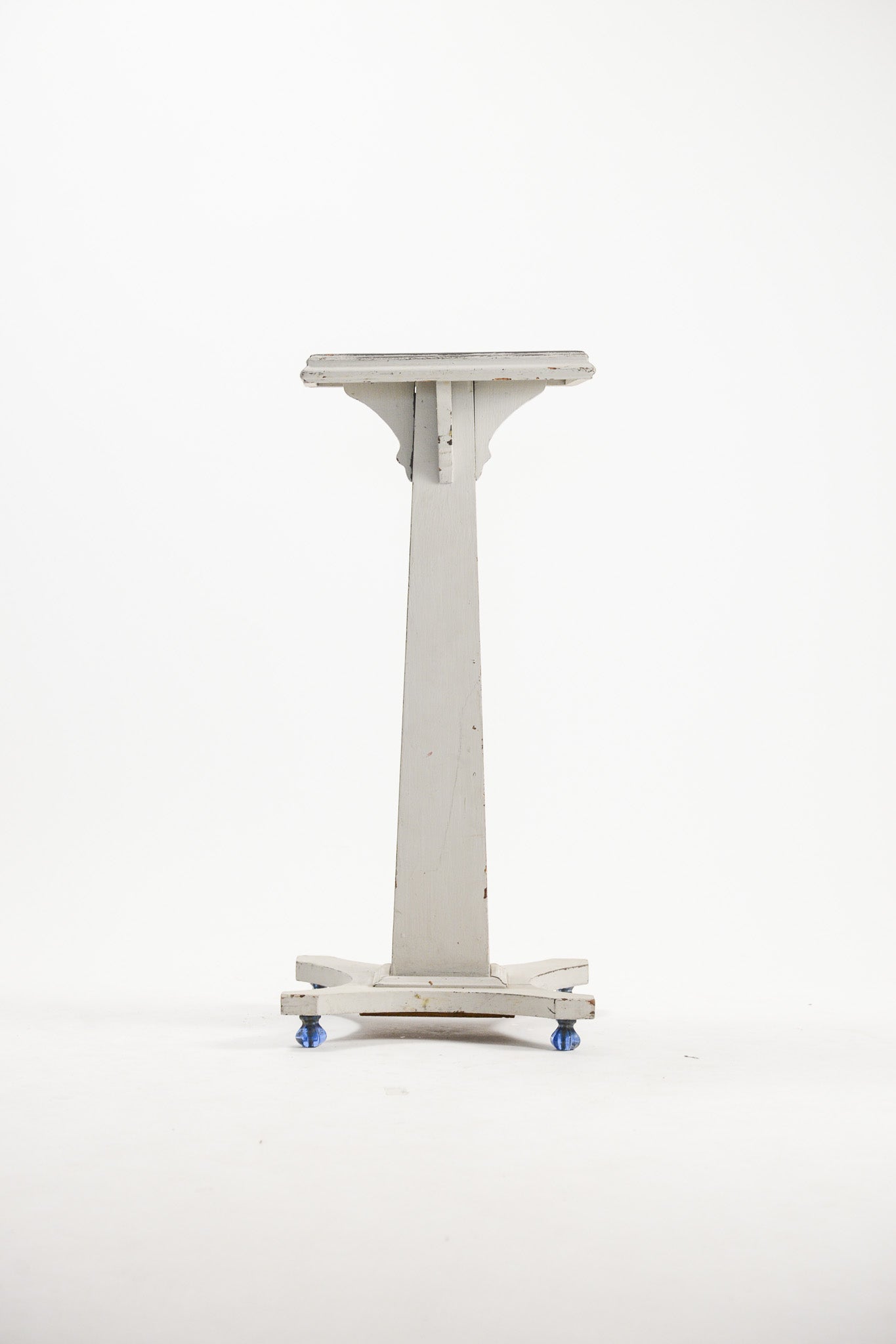 Flower Stand (Grey) / 花台（グレー）