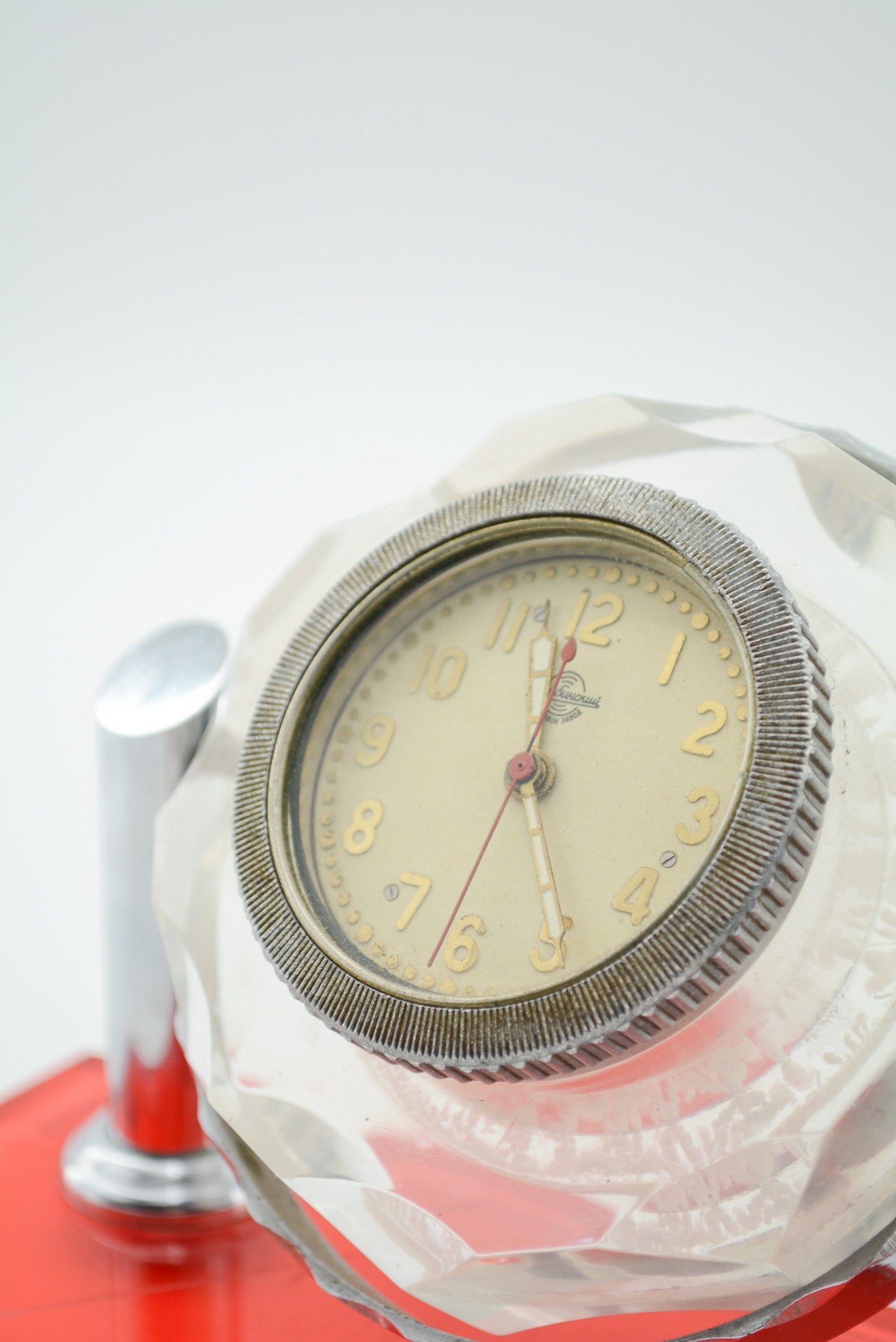 Red and Clear Table Clock / 赤とクリア 置き時計