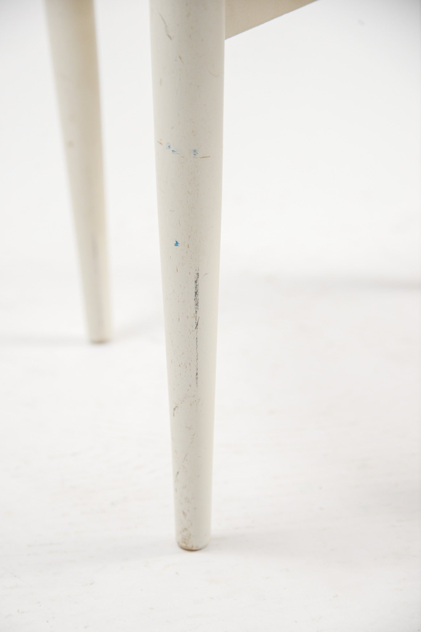 MOFU MOFU Stool Red Fabric / モフモフ 赤ファブリックスツール