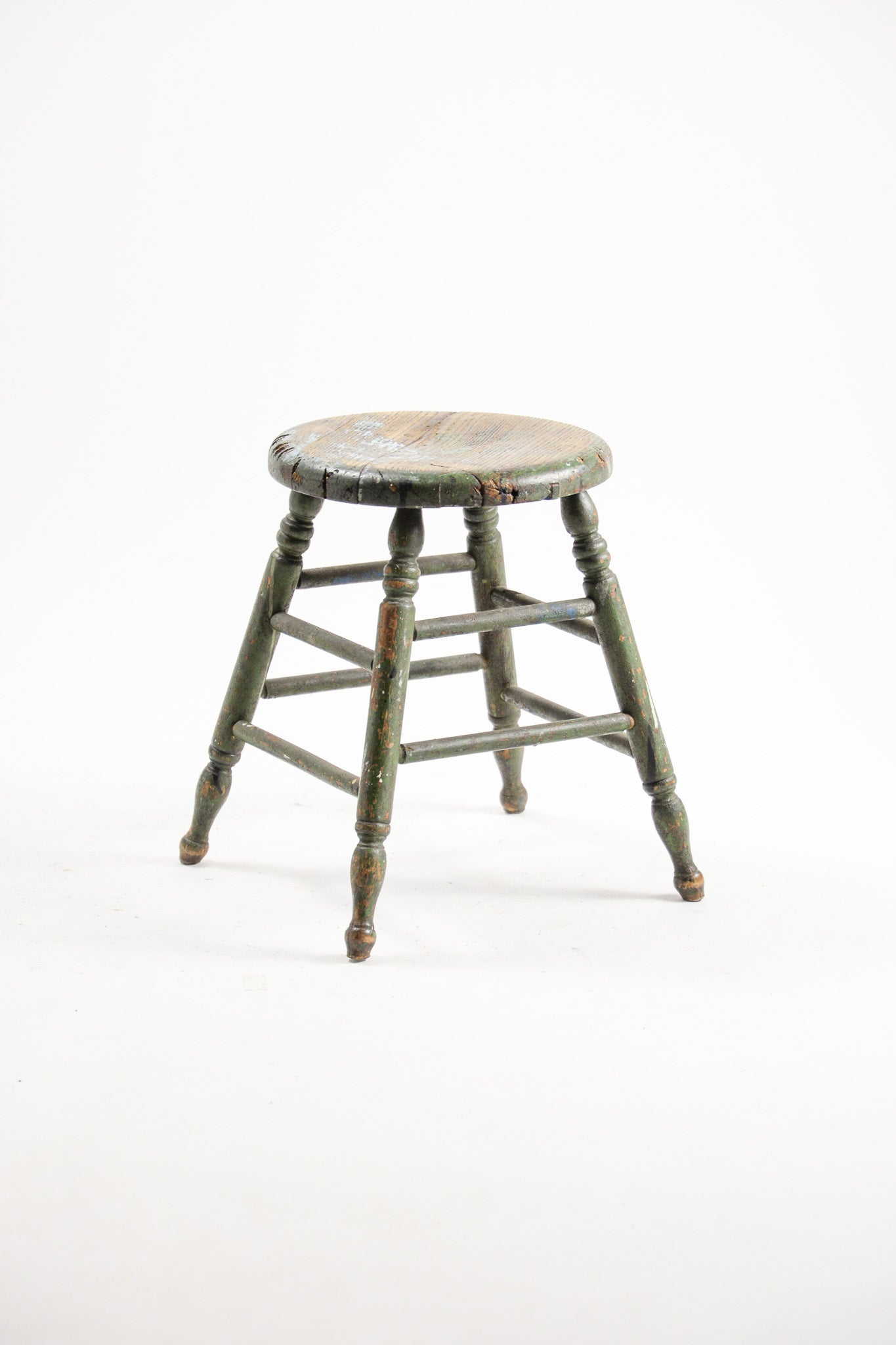 Wooden Tripod Stool / 木製スツール