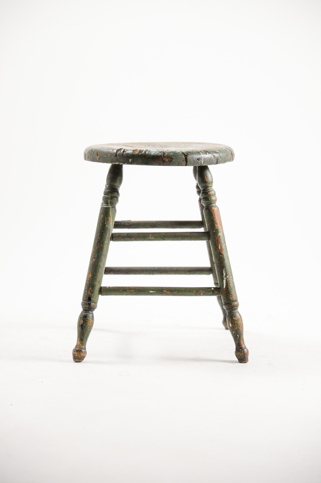 Wooden Tripod Stool / 木製スツール