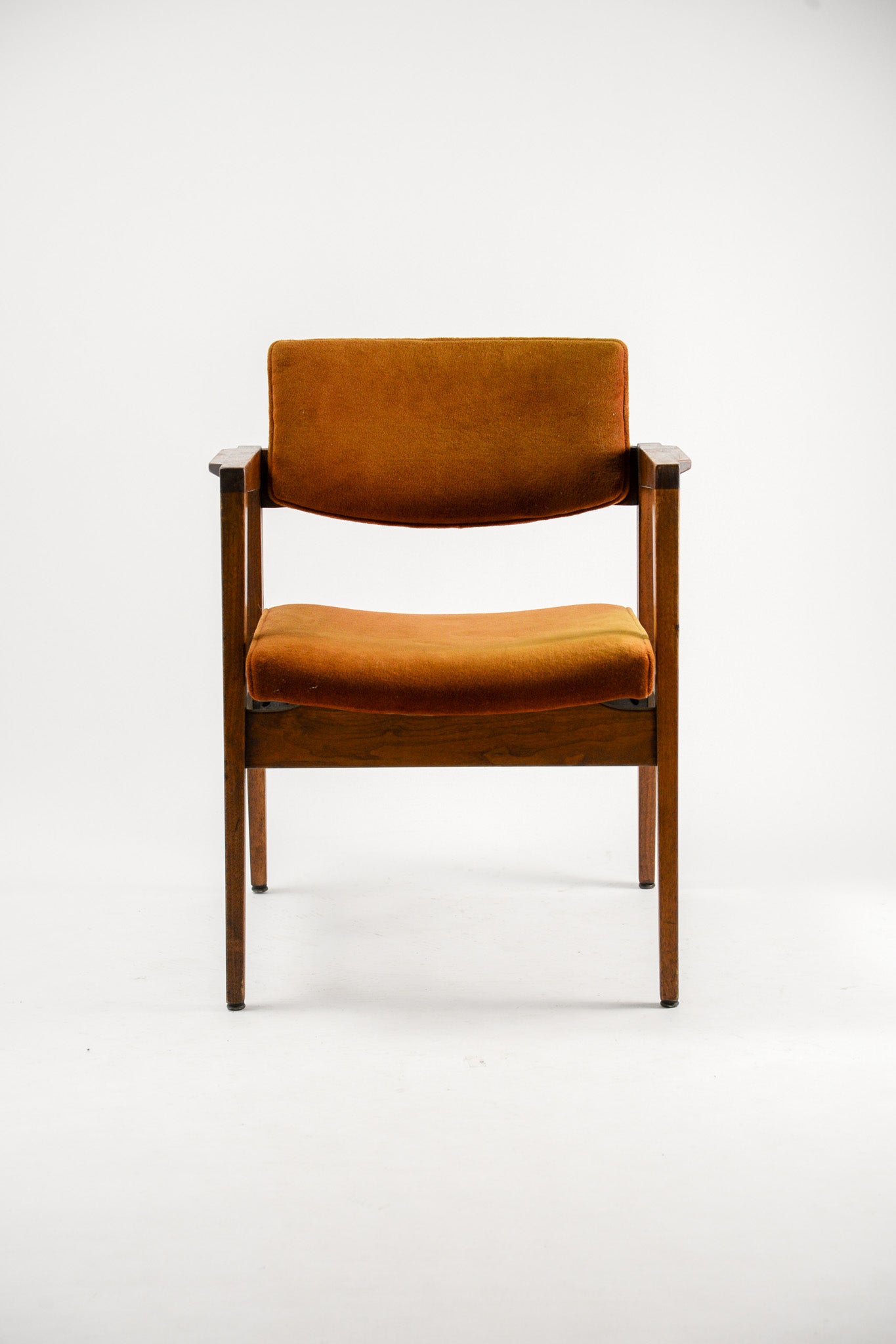 Brown Fabric Armchair / 茶ファブリックアームチェア