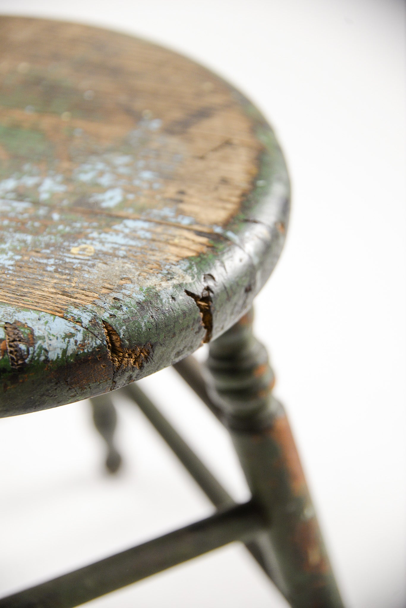 Wooden Tripod Stool / 木製スツール