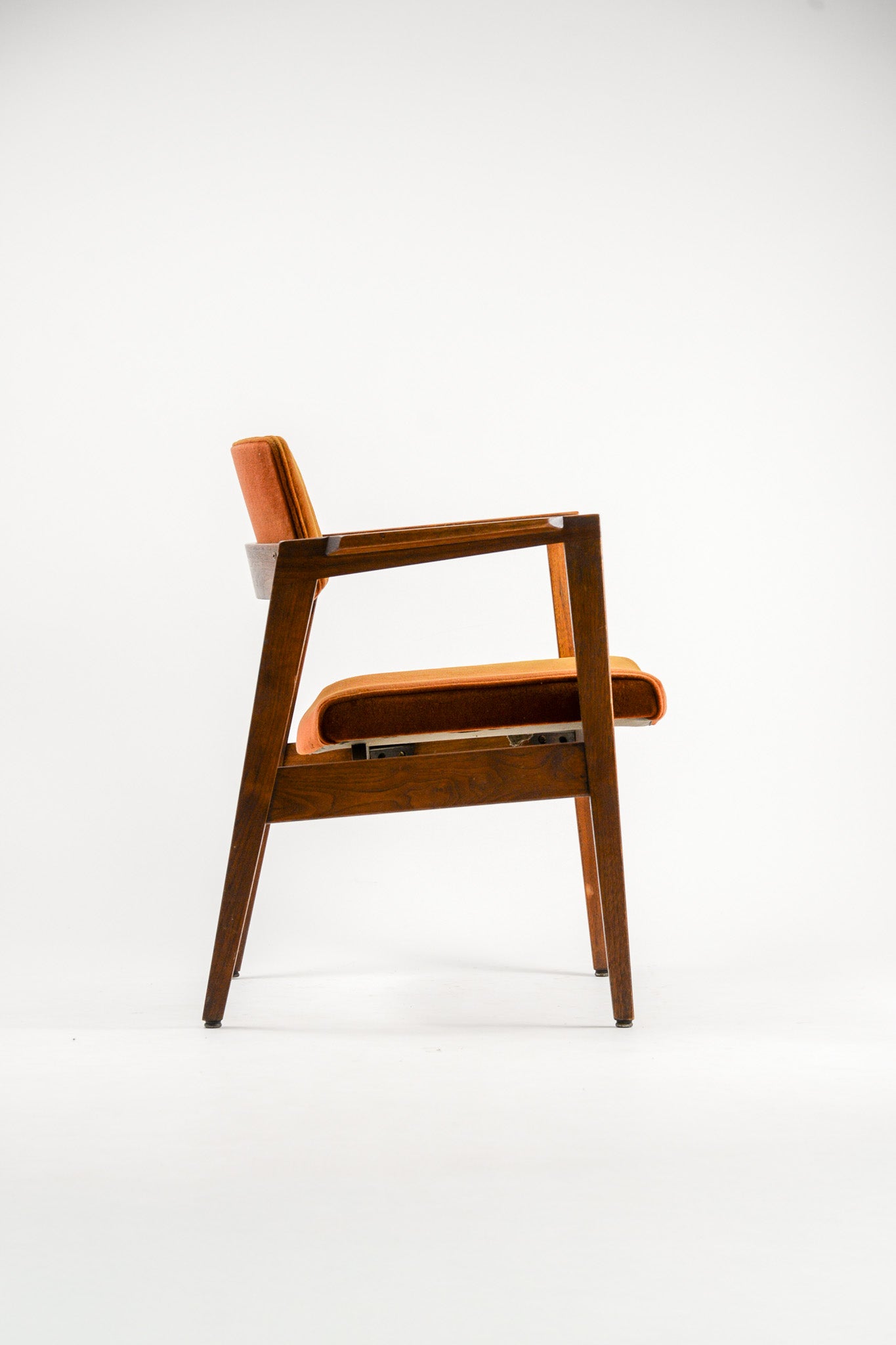 Brown Fabric Armchair / 茶ファブリックアームチェア
