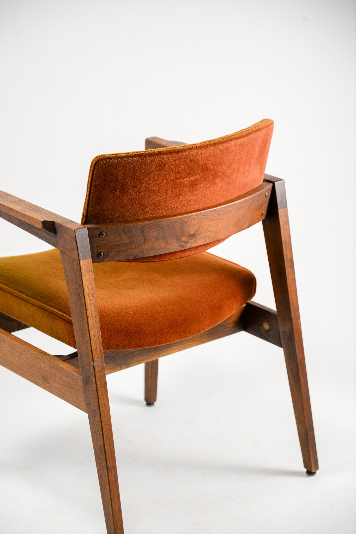 Brown Fabric Armchair / 茶ファブリックアームチェア