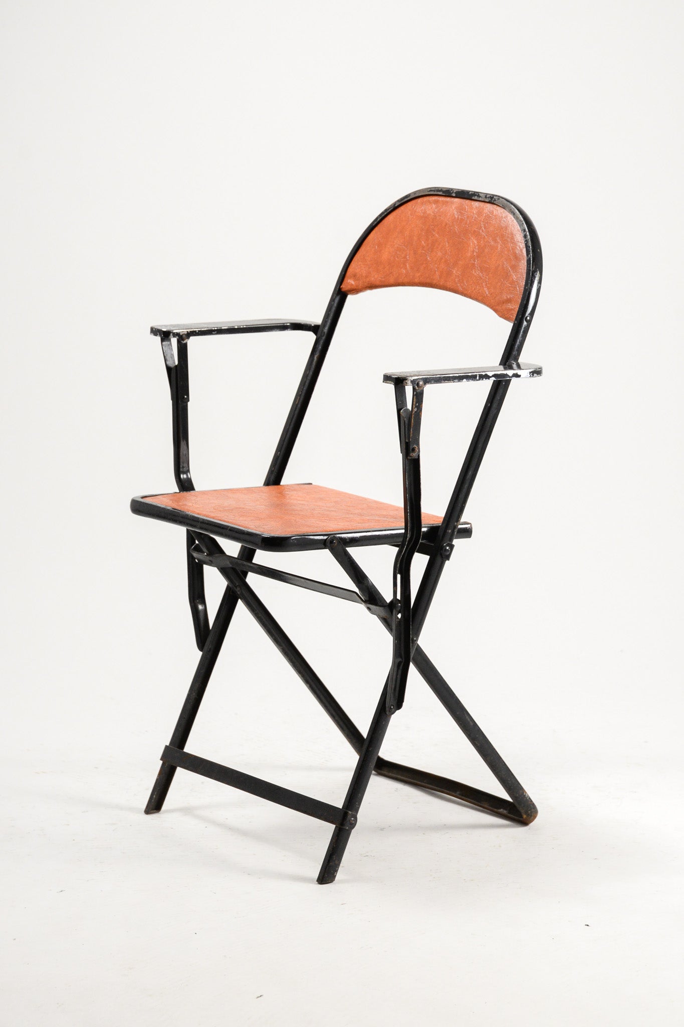 Metal Folding Chair with Armrests / メタルフレーム折りたたみ椅子