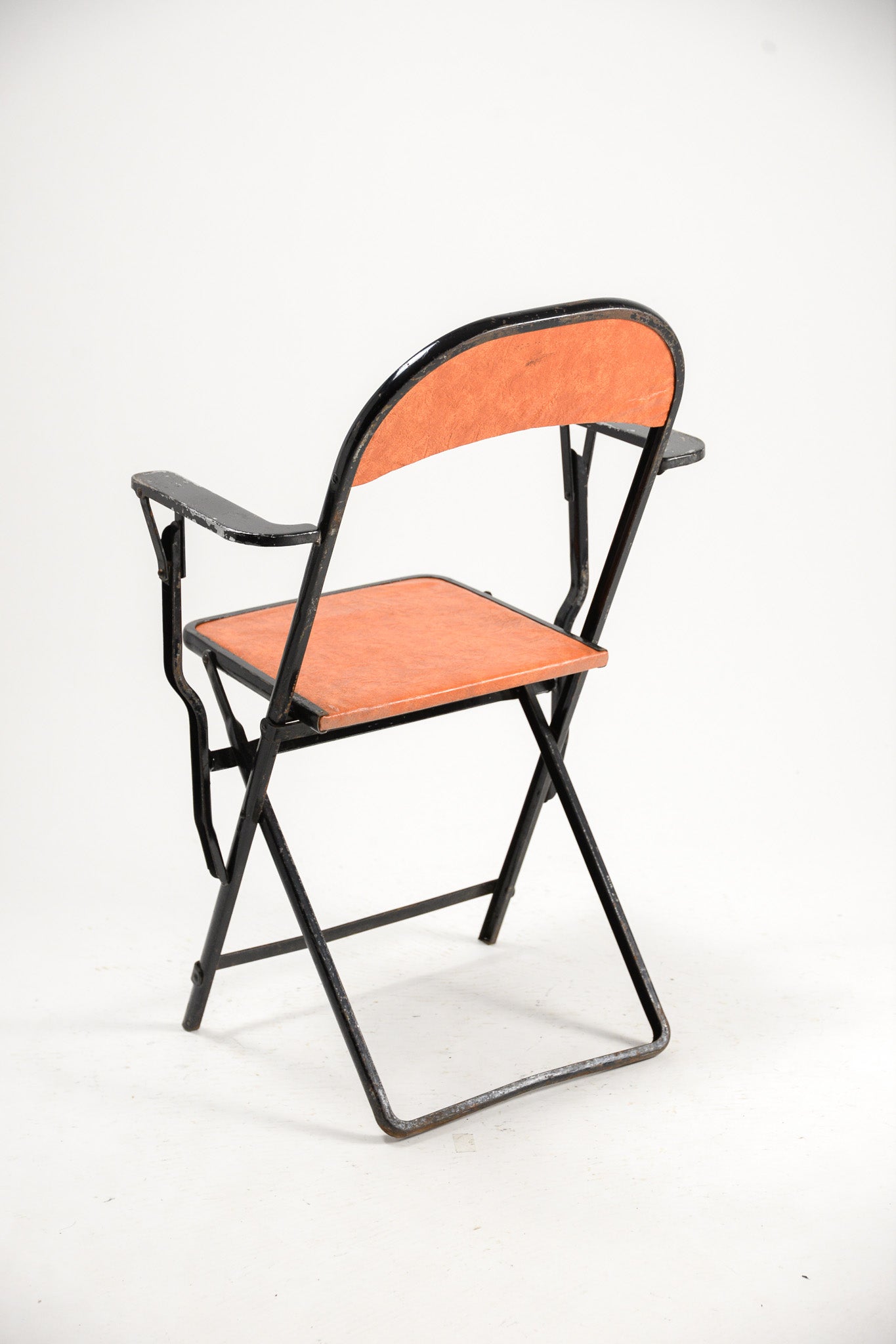 Metal Folding Chair with Armrests / メタルフレーム折りたたみ椅子