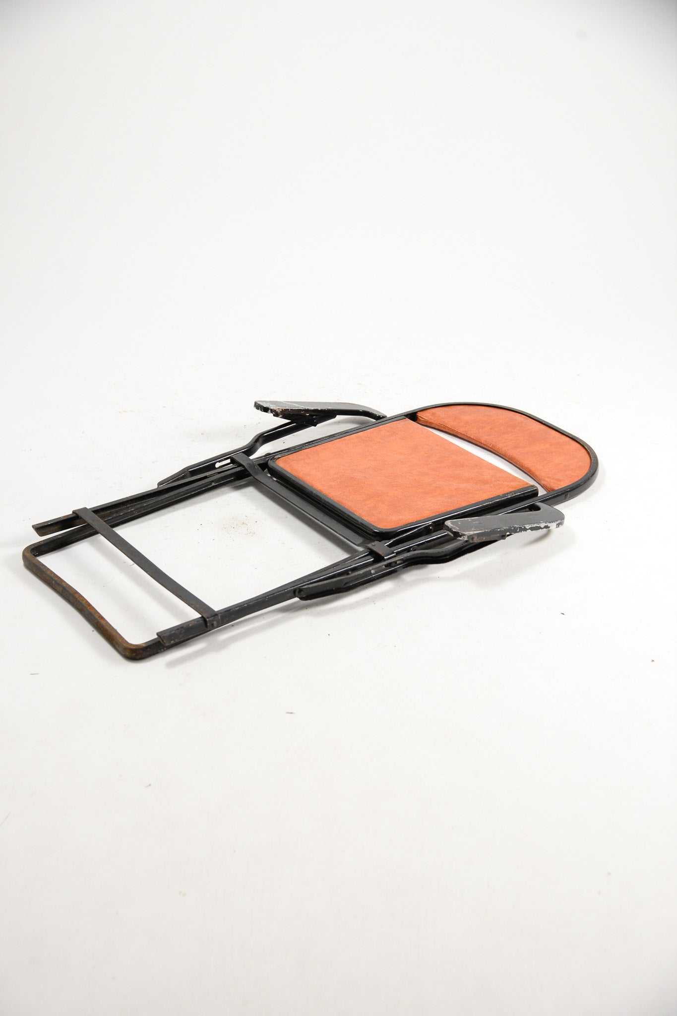 Metal Folding Chair with Armrests / メタルフレーム折りたたみ椅子