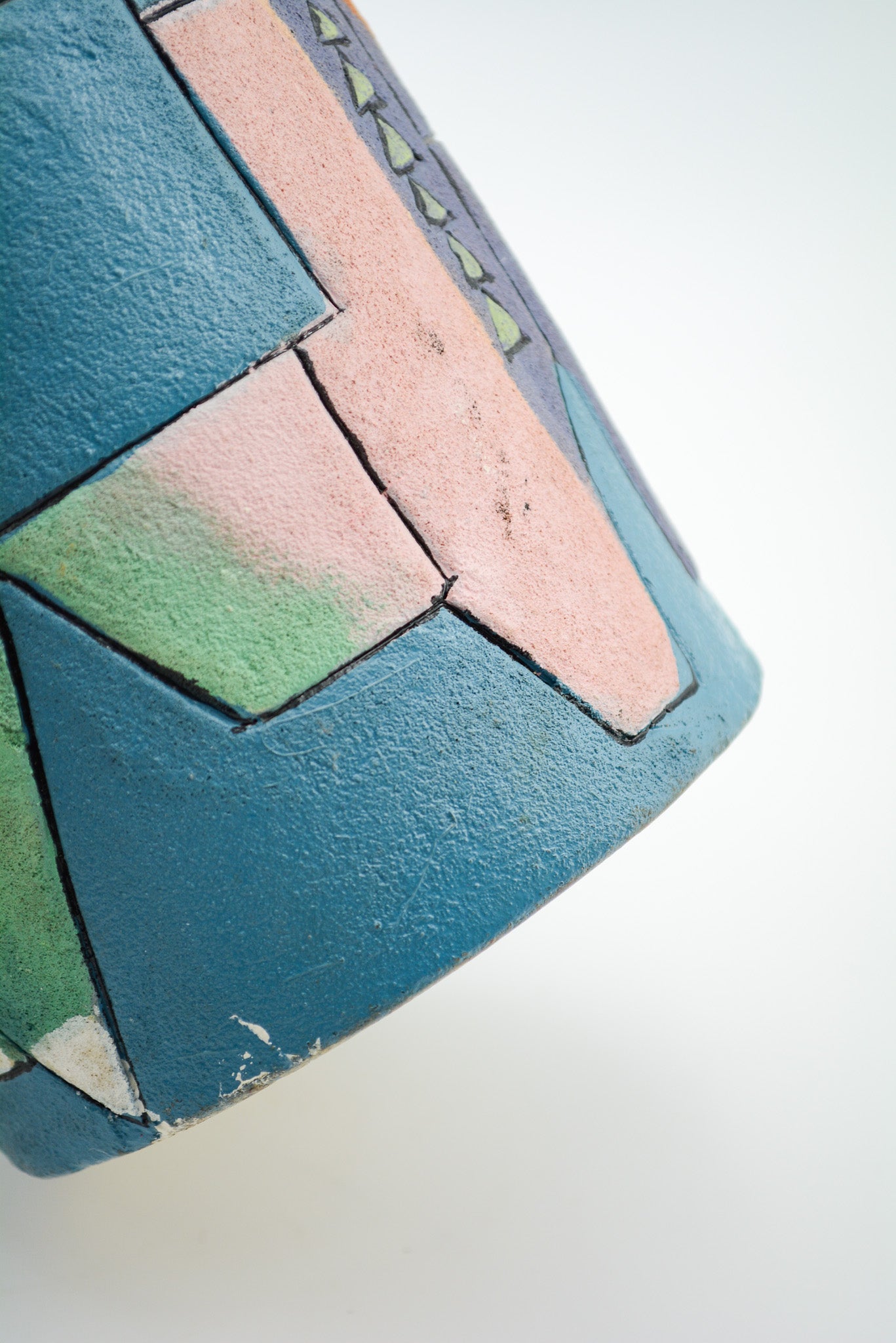 Cylindrical Art Pottery Vase with Abstract Motif / 抽象図案 シリンダー花瓶
