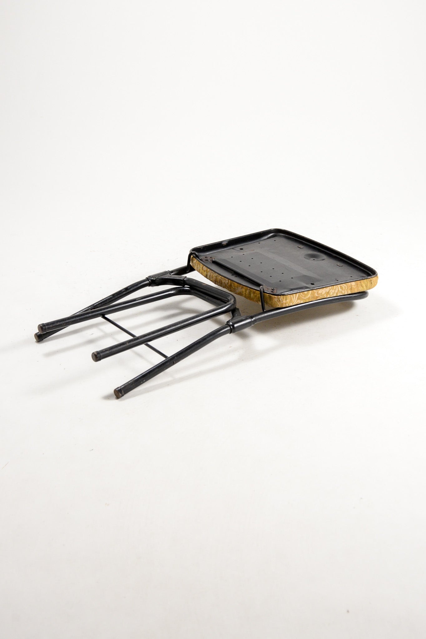 Metal Frame Folding Chair / メタルフレーム 折りたたみ椅子