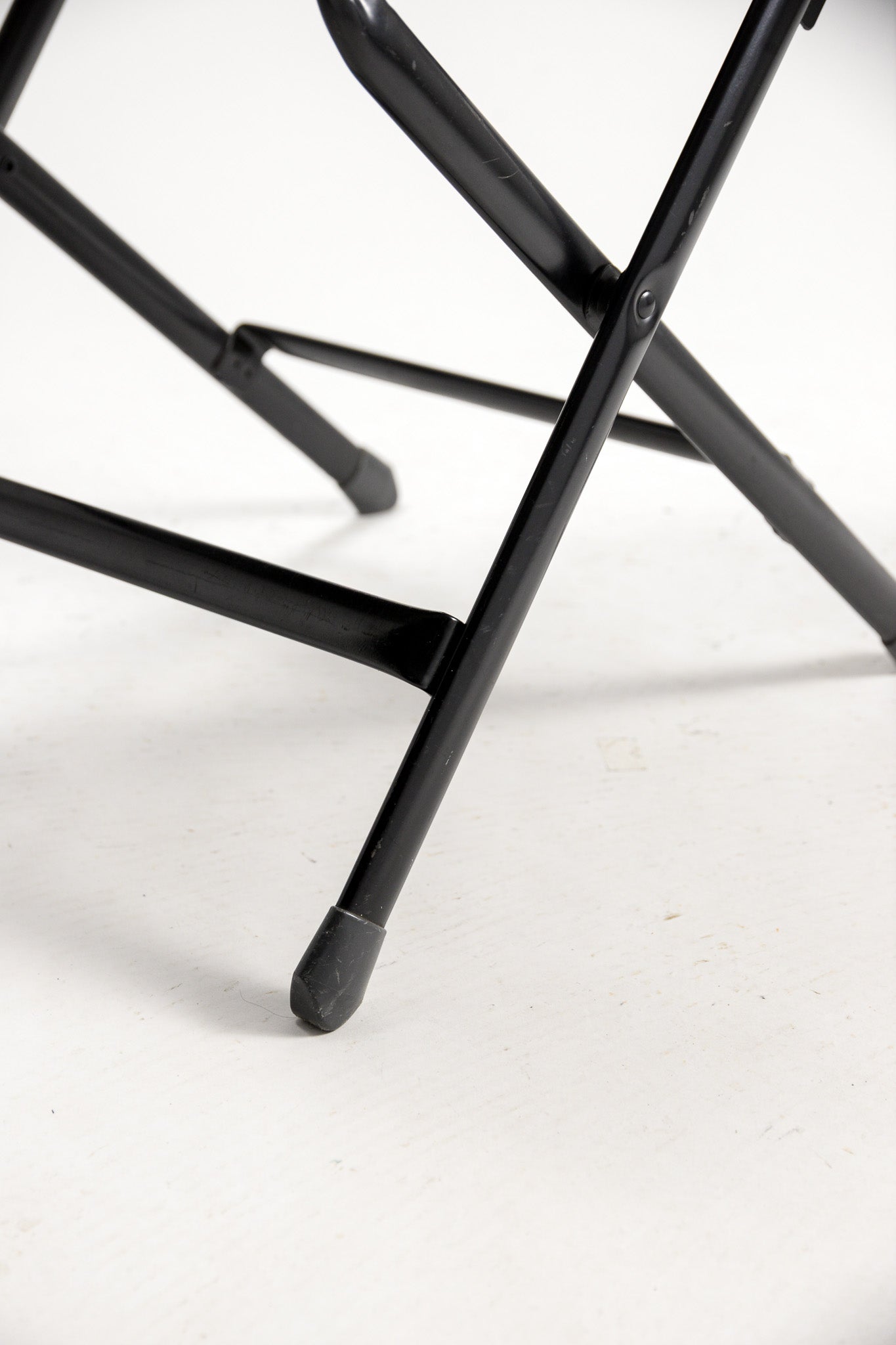 KRUEGER Black Fabric Metal Folding Chair / KRUEGER 黒ファブリック メタル折りたたみイス