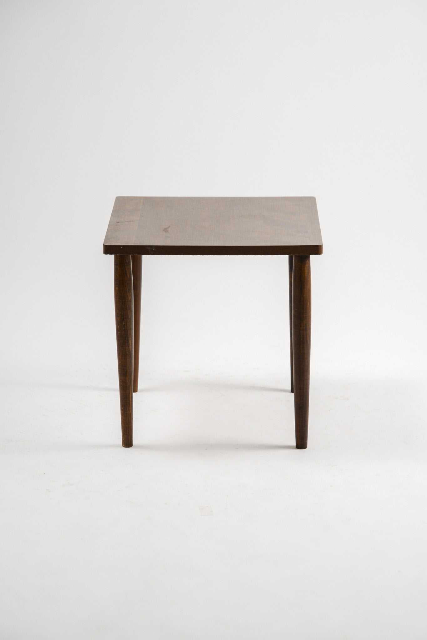 Square Side Table / 小ぶりなサイドテーブル