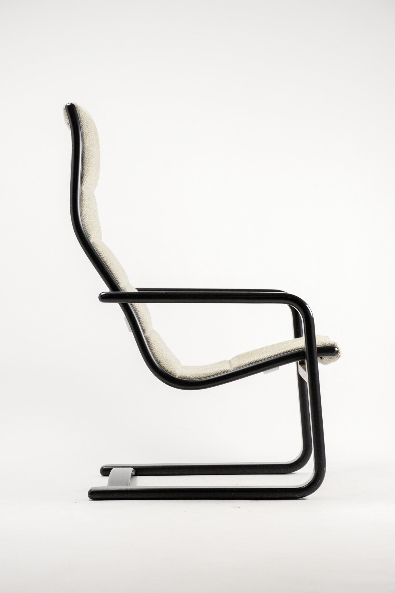 Gray Fabric High-Back Armchair / グレーファブリックアームチェア