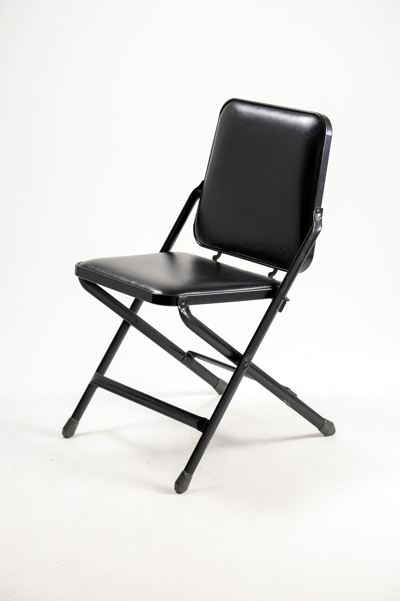 KRUEGER Black Fabric Metal Folding Chair / KRUEGER 黒ファブリック メタル折りたたみイス