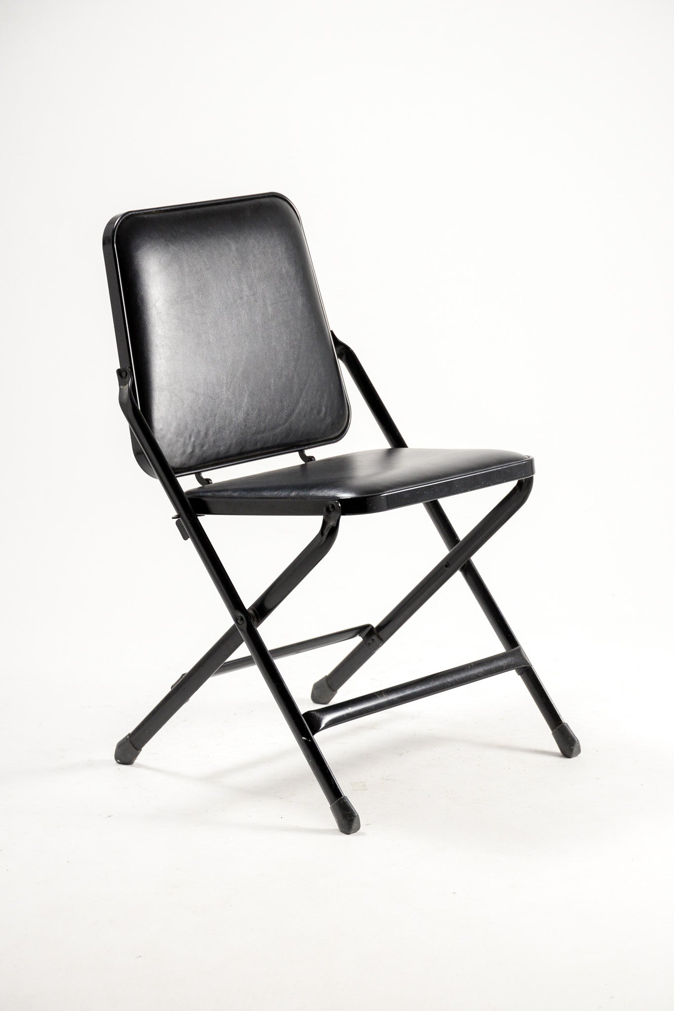 KRUEGER Black Fabric Metal Folding Chair / KRUEGER 黒ファブリック メタル折りたたみイス