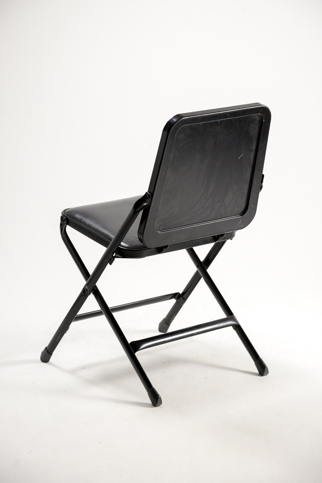 KRUEGER Black Fabric Metal Folding Chair / KRUEGER 黒ファブリック メタル折りたたみイス