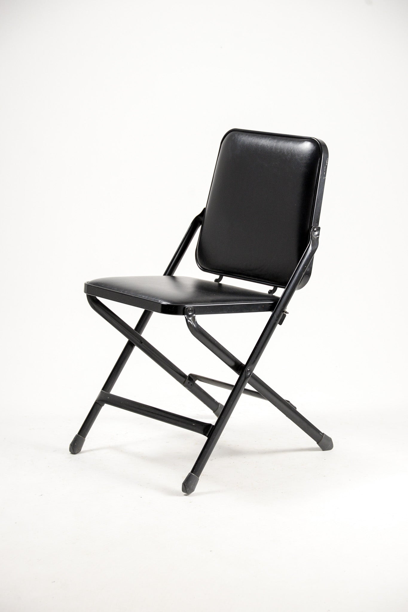 KRUEGER Black Fabric Metal Folding Chair / KRUEGER 黒ファブリック メタル折りたたみイス