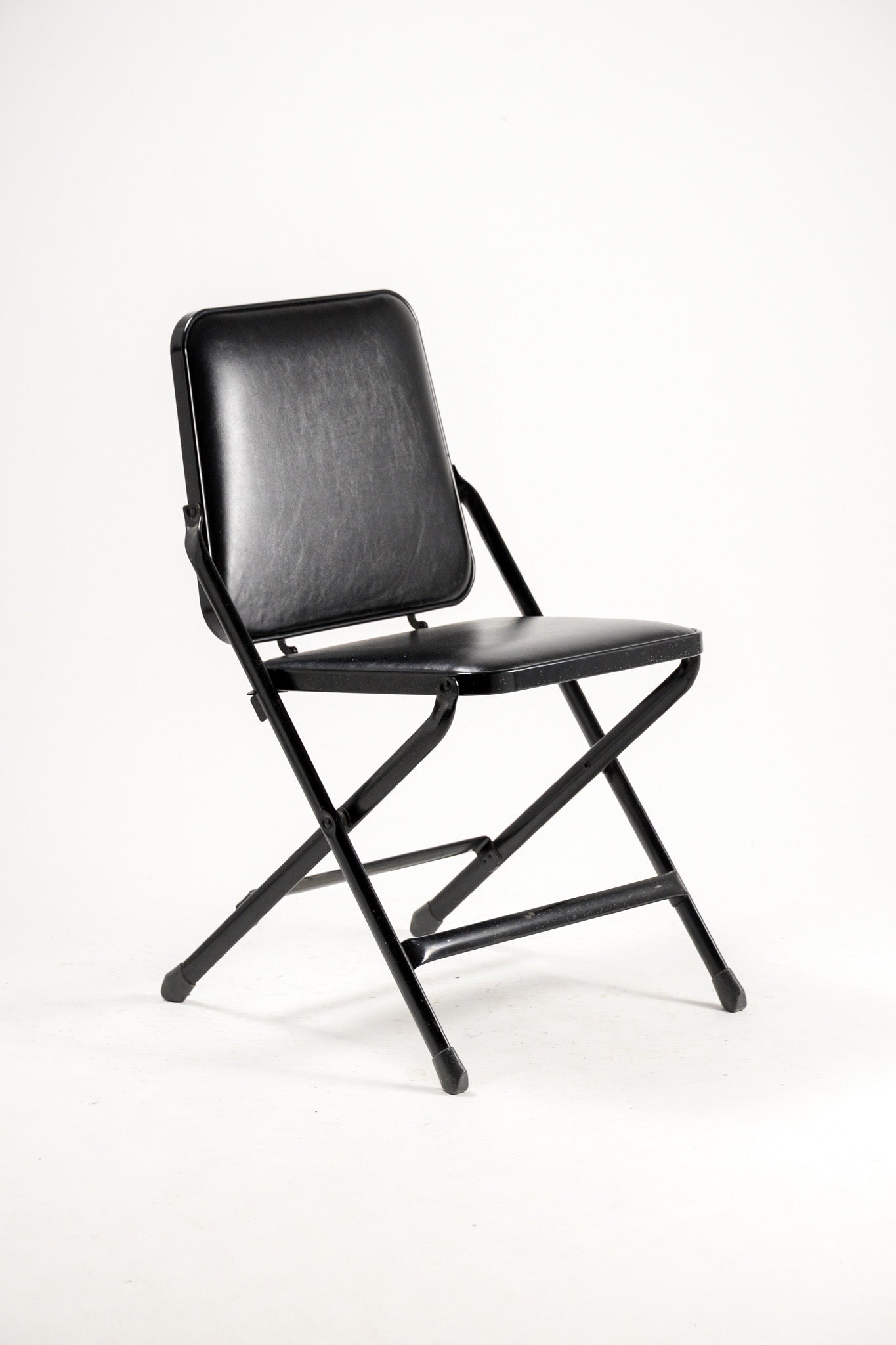 KRUEGER Black Fabric Metal Folding Chair / KRUEGER 黒ファブリック メタル折りたたみイス