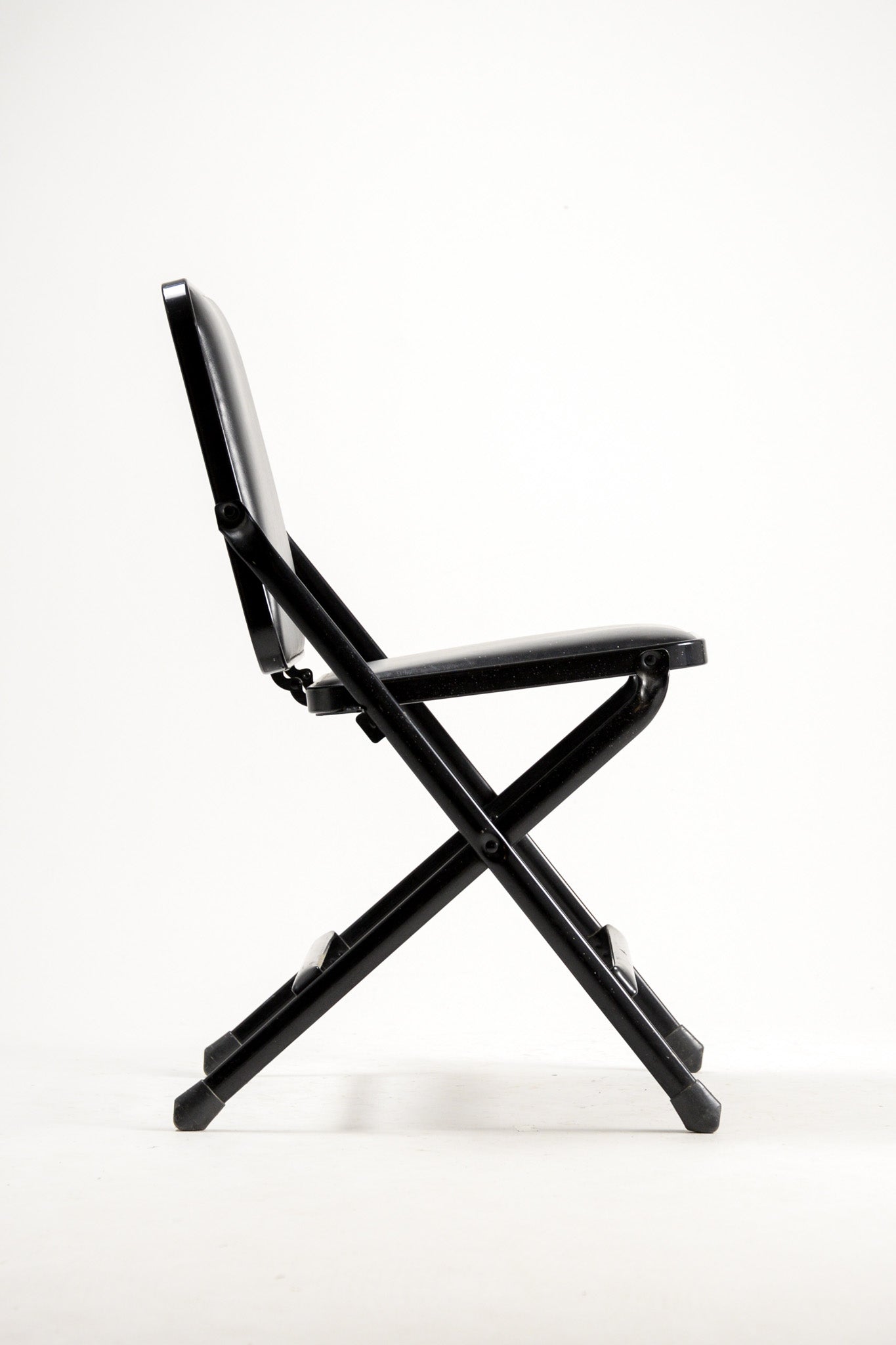 KRUEGER Black Fabric Metal Folding Chair / KRUEGER 黒ファブリック メタル折りたたみイス