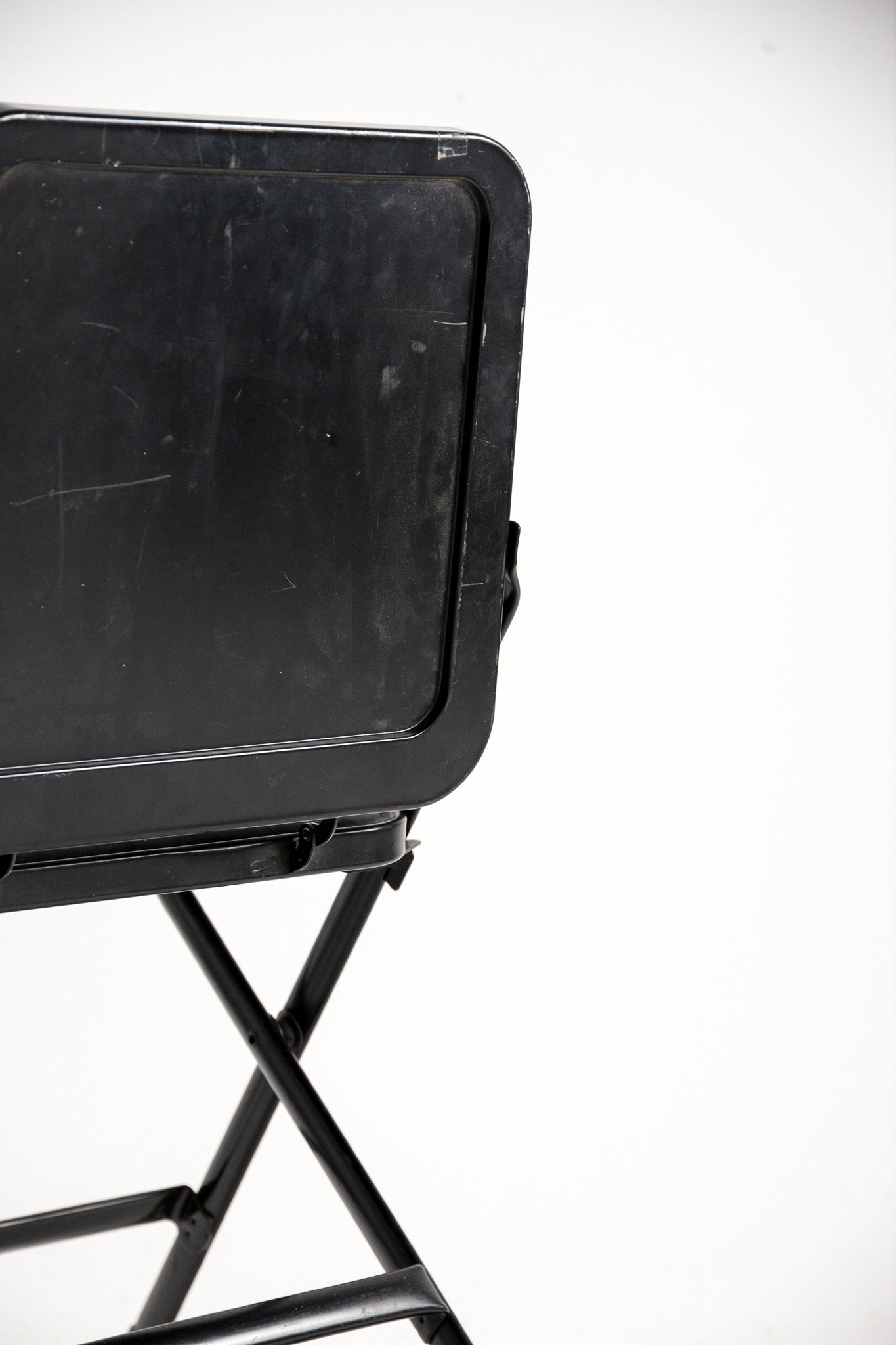 KRUEGER Black Fabric Metal Folding Chair / KRUEGER 黒ファブリック メタル折りたたみイス