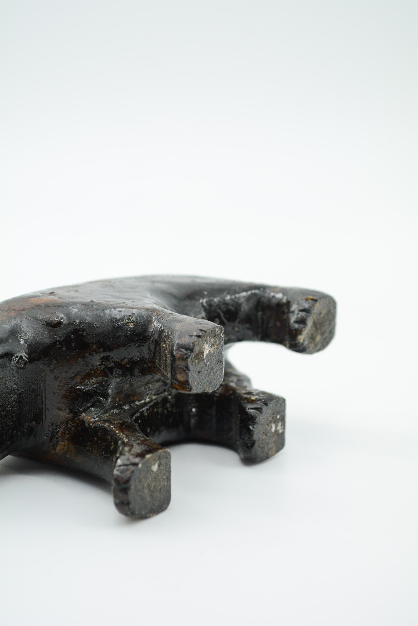 Wood Carved Bear Black / 木彫りのクマ（黒）